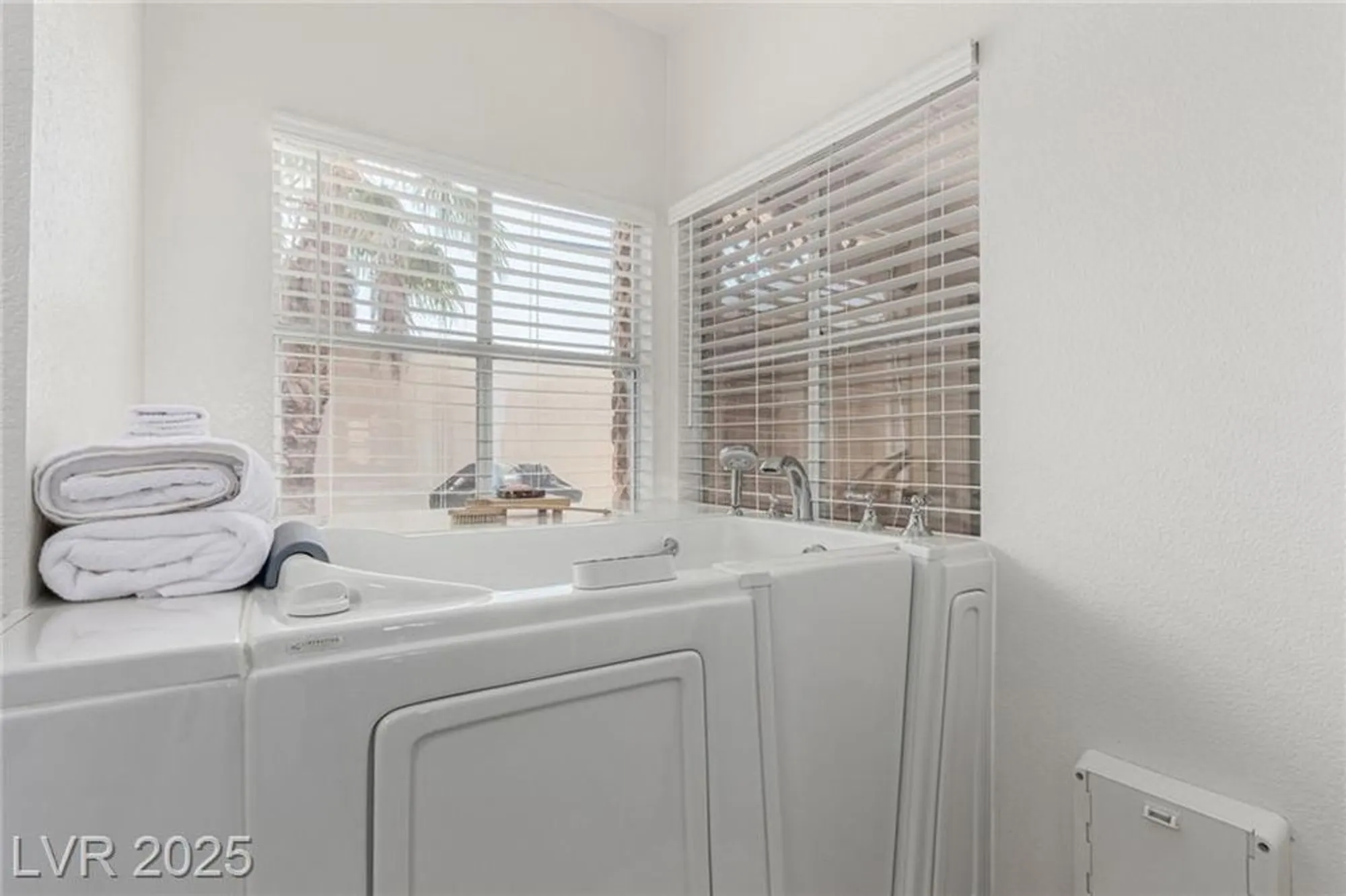 Property Slideshow image 16 of 36 | 5117 harvest moon ln, Las Vegas, NV, 89107
