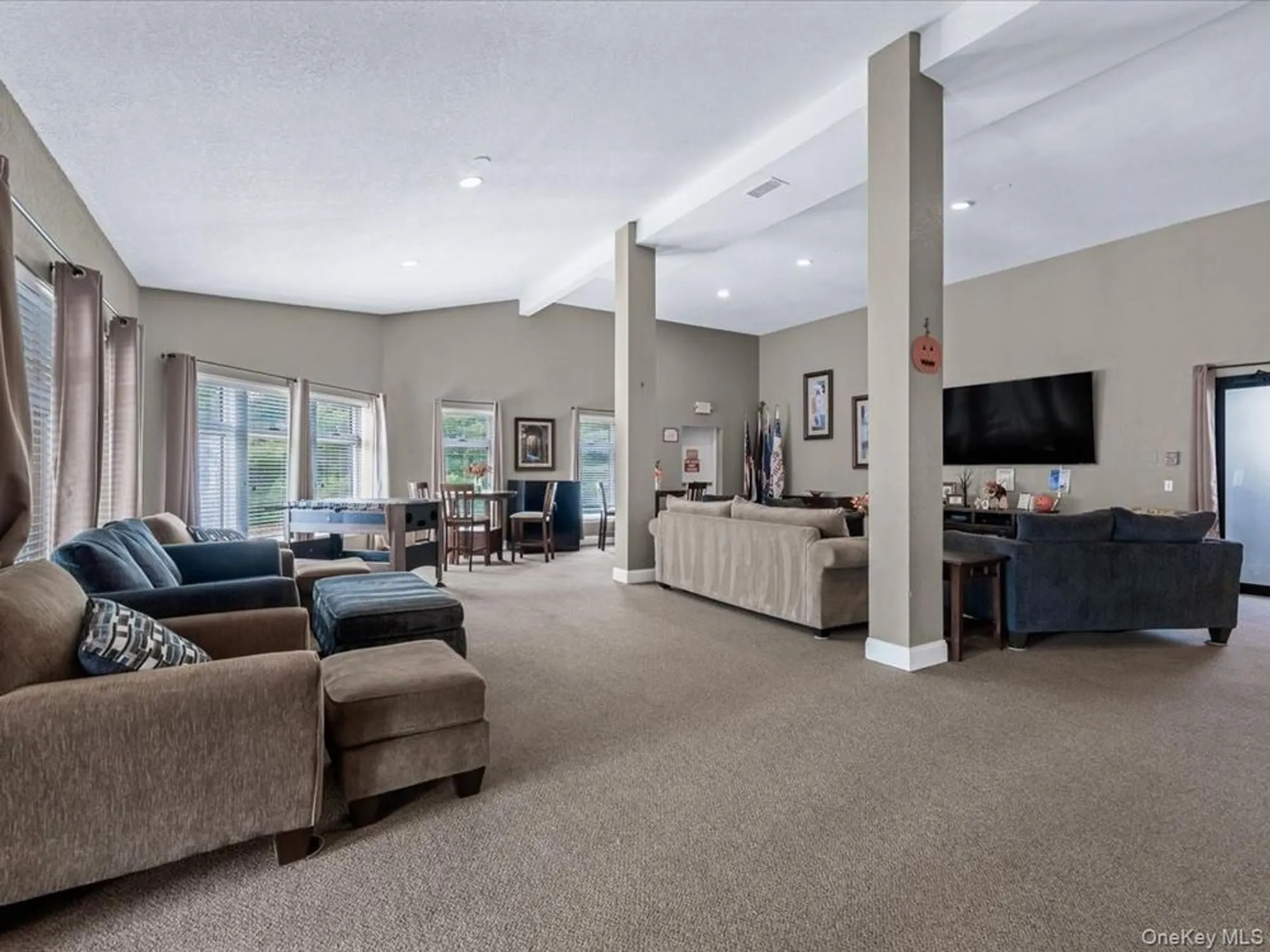 Property Slideshow image 19 of 32 | 2 limetree dr, Manorville, NY, 11949