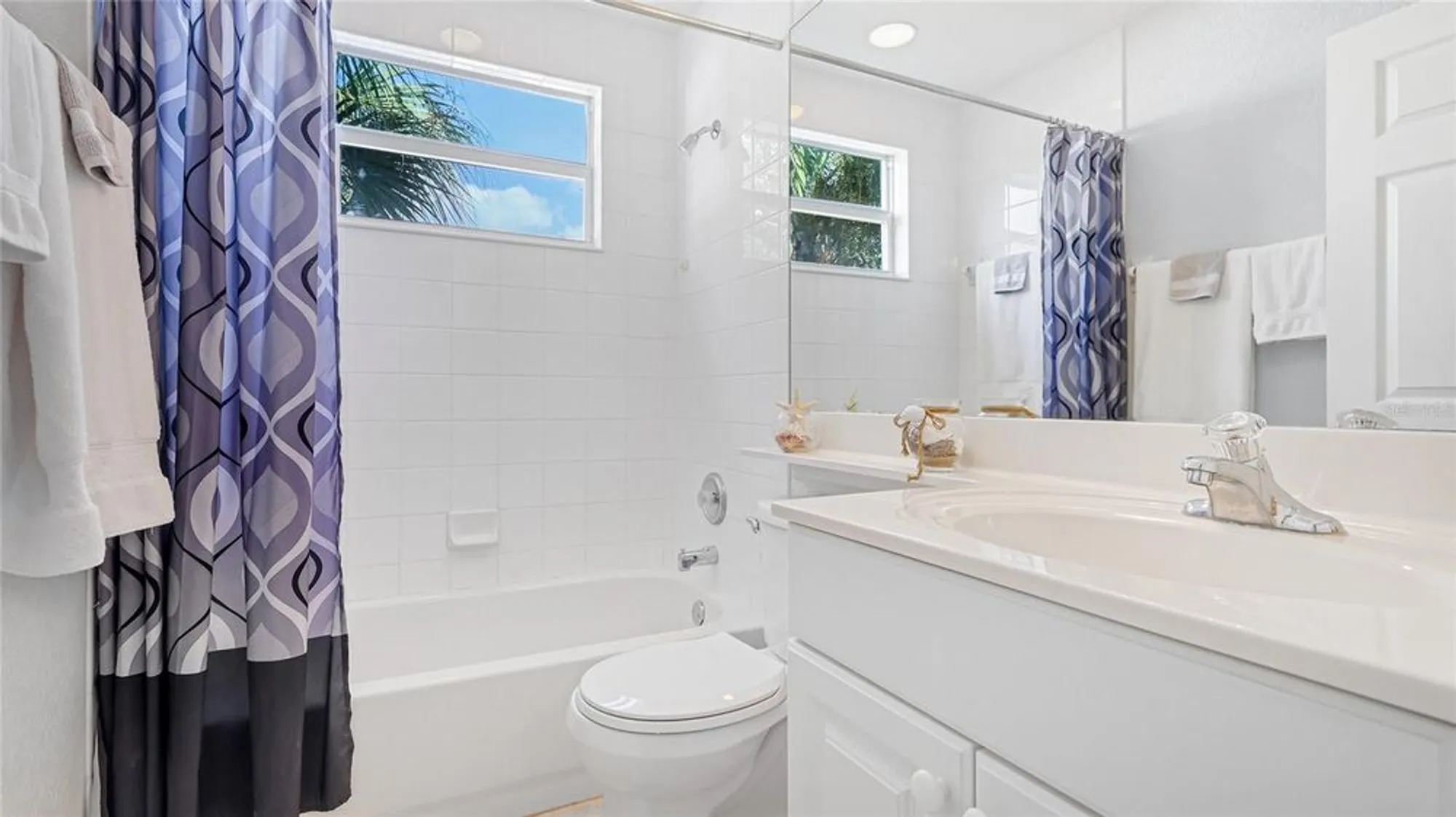 Property Slideshow image 25 of 35 | 7520 marsh orchid cir, Bradenton, FL, 34203