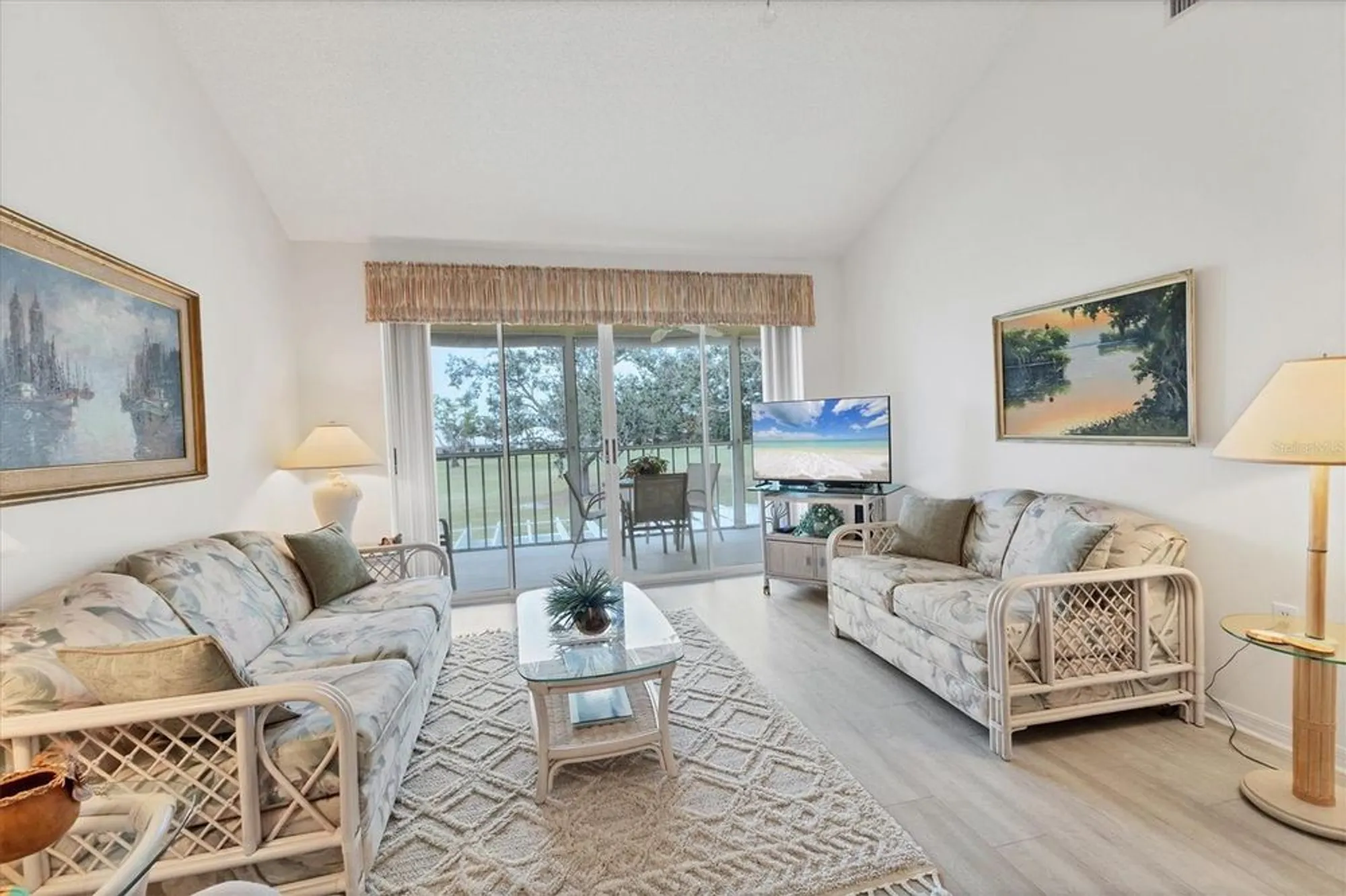 Property Slideshow image 17 of 35 | 402 cerromar cir 207, Venice, FL, 34293