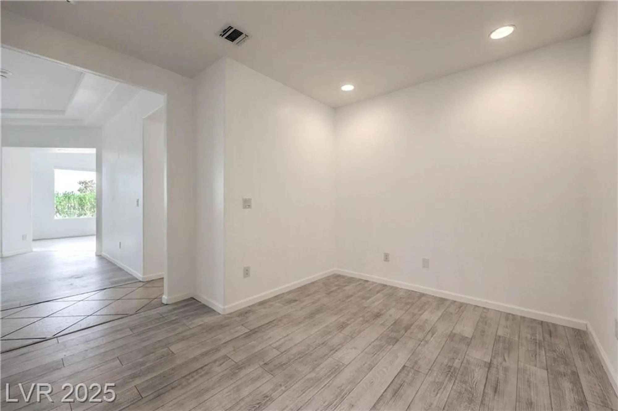 Property Slideshow image 8 of 36 | 562 mountain links dr, Henderson, NV, 89012