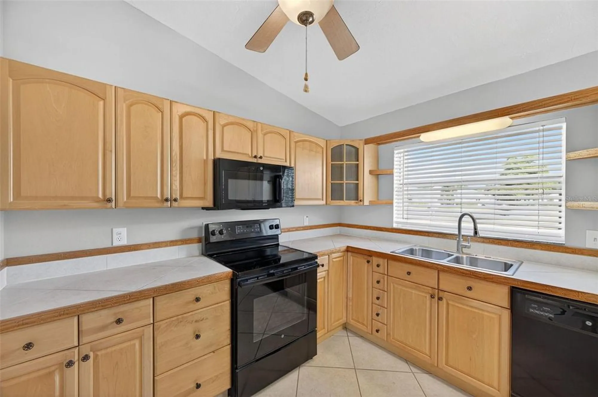 Property Slideshow image 6 of 30 | 3704 39th st w # 23, Bradenton, FL, 34205