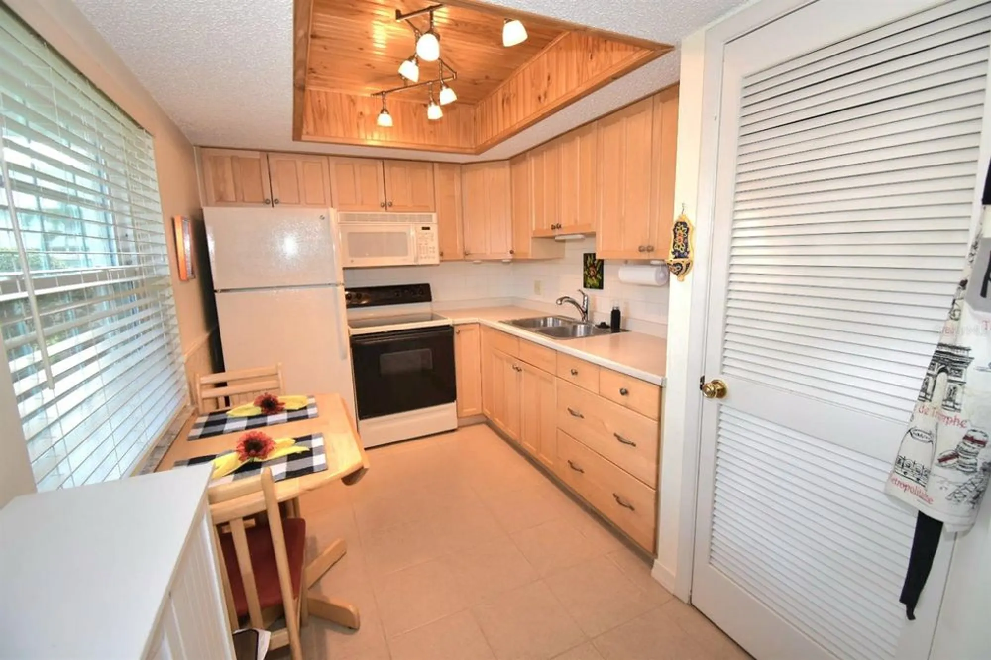 Property Slideshow image 8 of 30 | 948 virginia st apt 107, Dunedin, FL, 34698