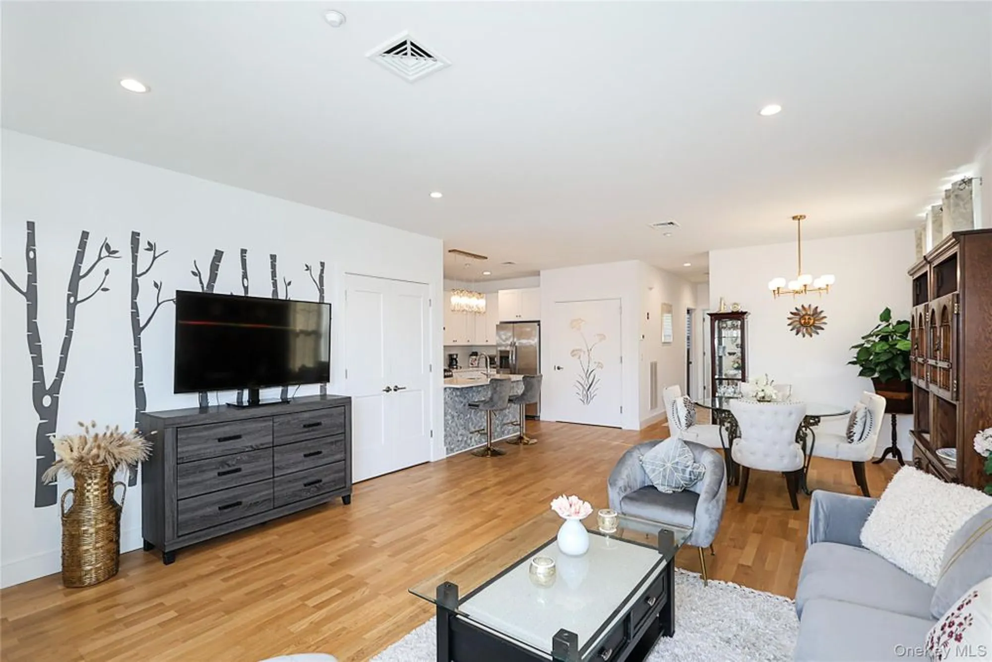 Property Slideshow image 6 of 29 | 209 breton way, Glen Cove, NY, 11542