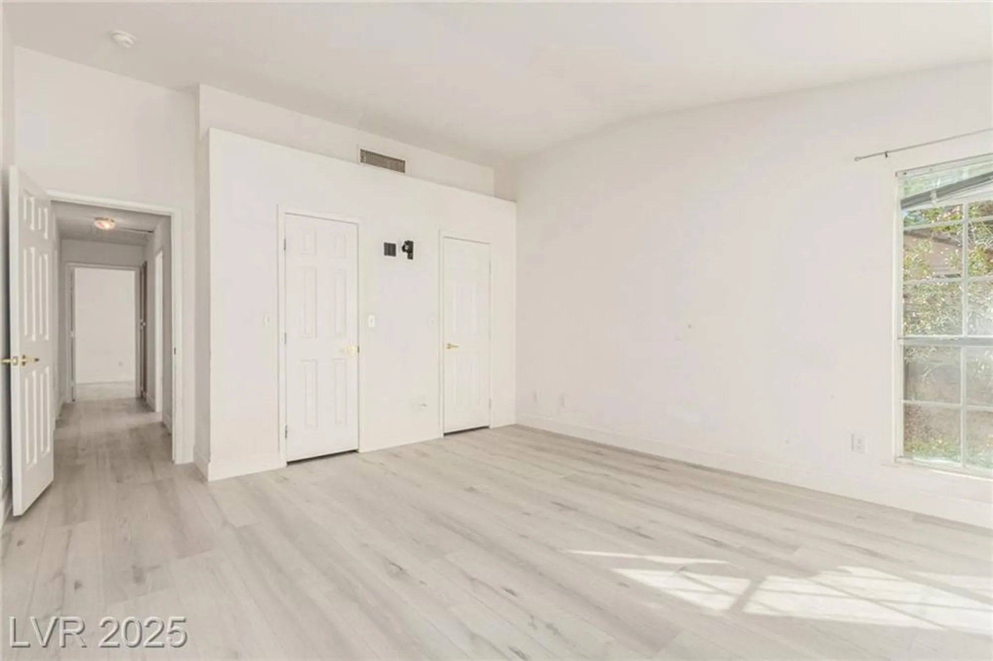 Property Slideshow image 12 of 28 | 4908 winterset dr, Las Vegas, NV, 89130