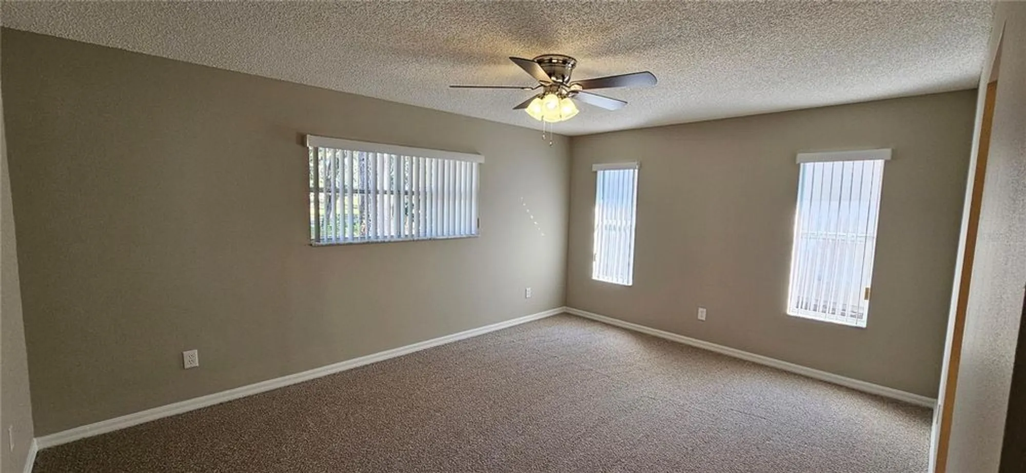 Property Slideshow image 11 of 27 | 32712 timberwood dr, Leesburg, FL, 34748