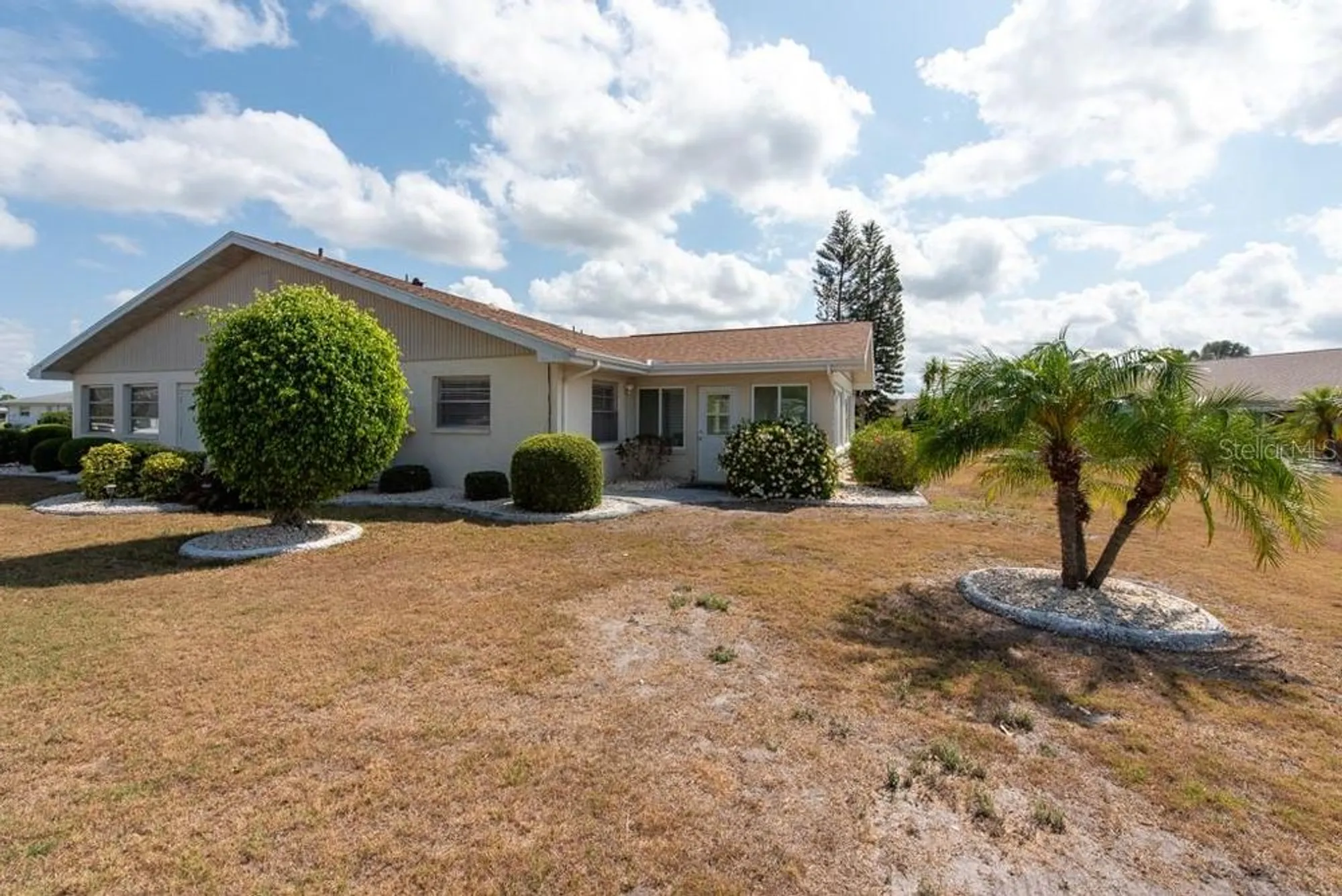 Property Slideshow image 27 of 44 | 106 silverbell ct, Sun City Center, FL, 33573