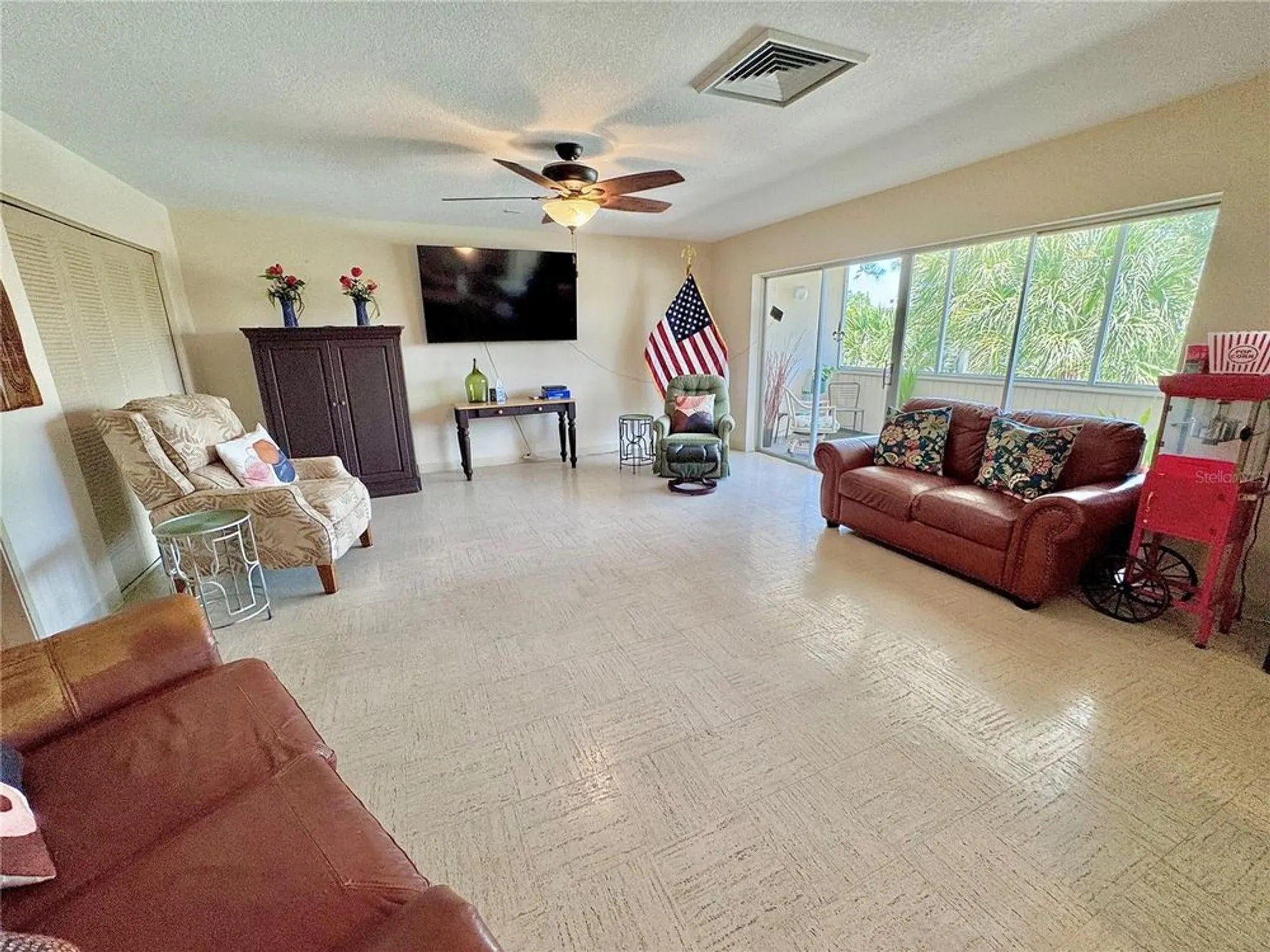 Property Slideshow image 22 of 32 | 21300 brinson ave 112, Port Charlotte, FL, 33952