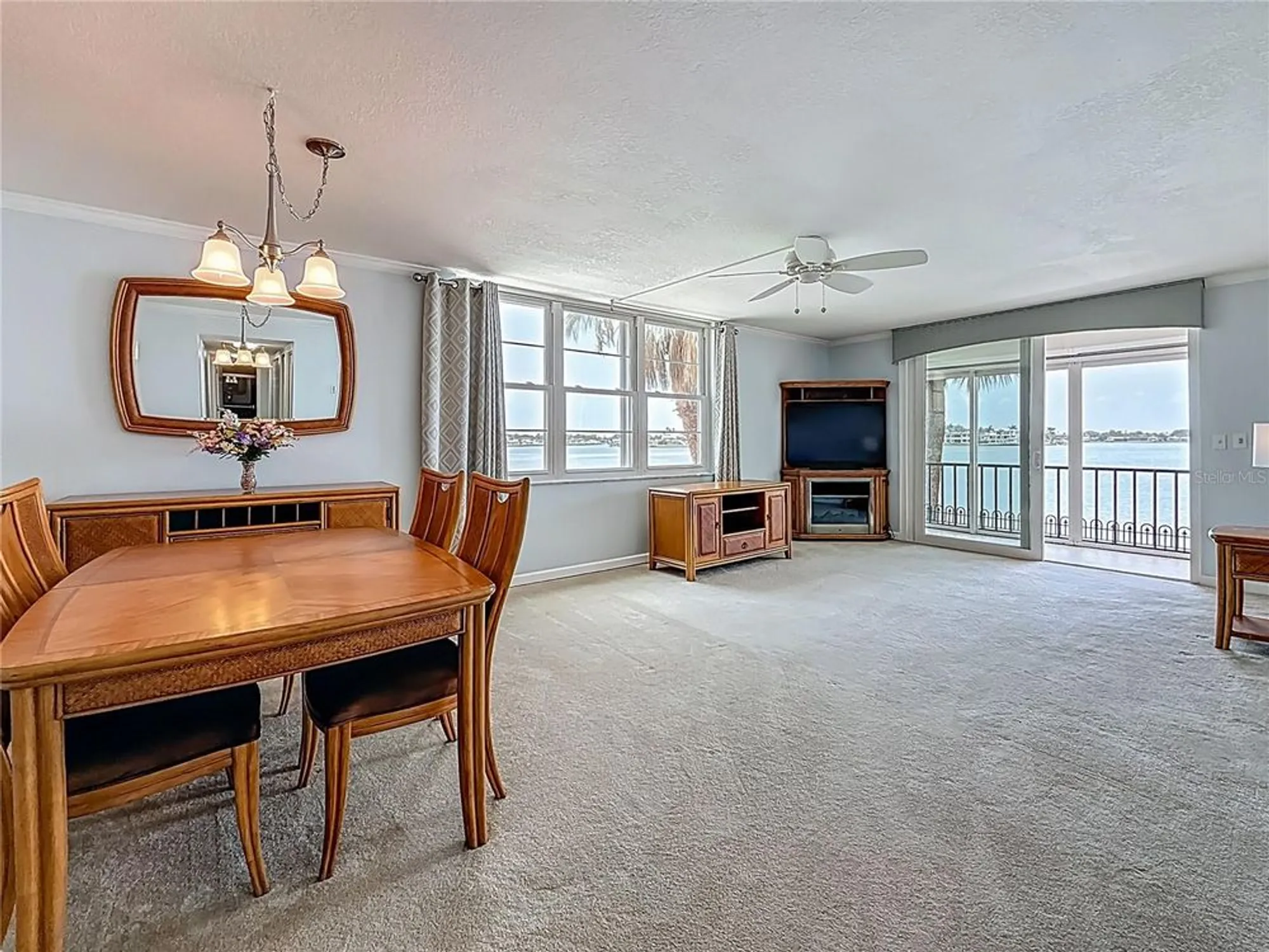 Property Slideshow image 8 of 57 | 7665 sun island dr 206, South Pasadena, FL, 33707