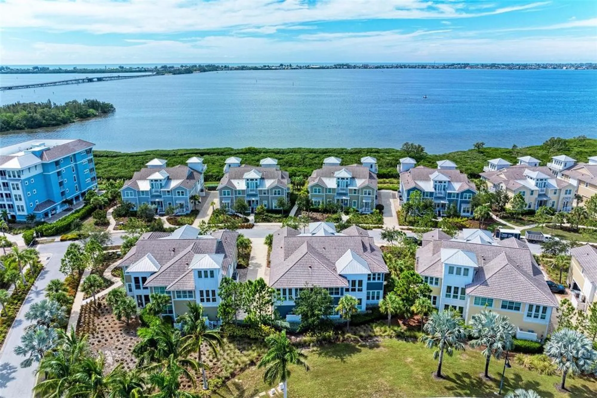 Property Slideshow image 46 of 97 | 367 compass point dr 201, Bradenton, FL, 34209
