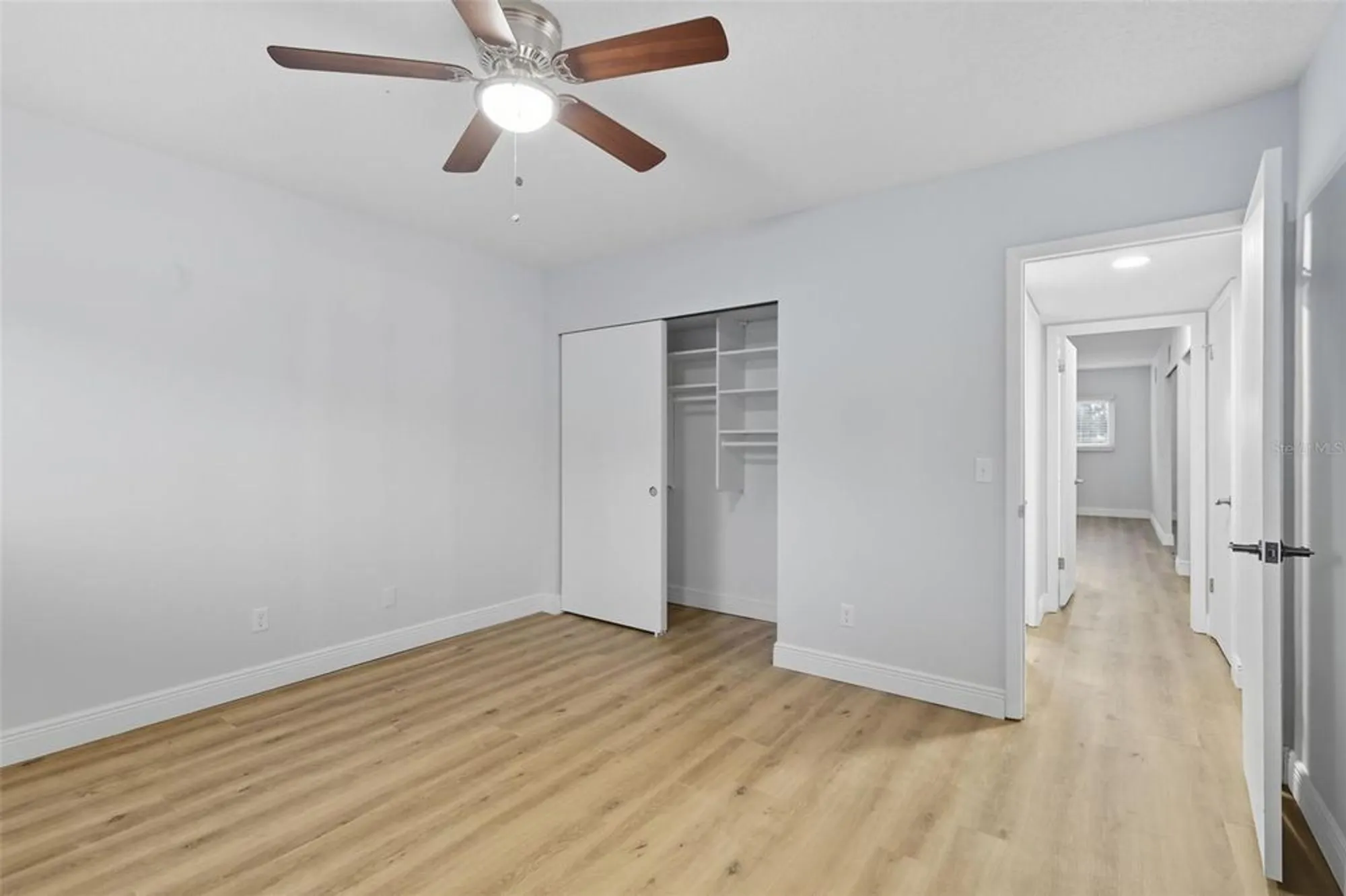 Property Slideshow image 17 of 28 | 2351 irish ln 21, Clearwater, FL, 33763