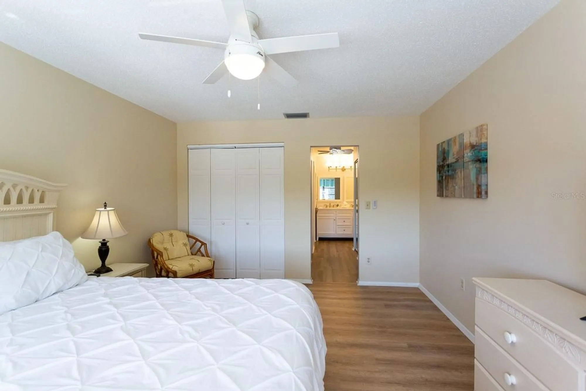 Property Slideshow image 19 of 41 | 5630 golf pointe dr 206, Sarasota, FL, 34243