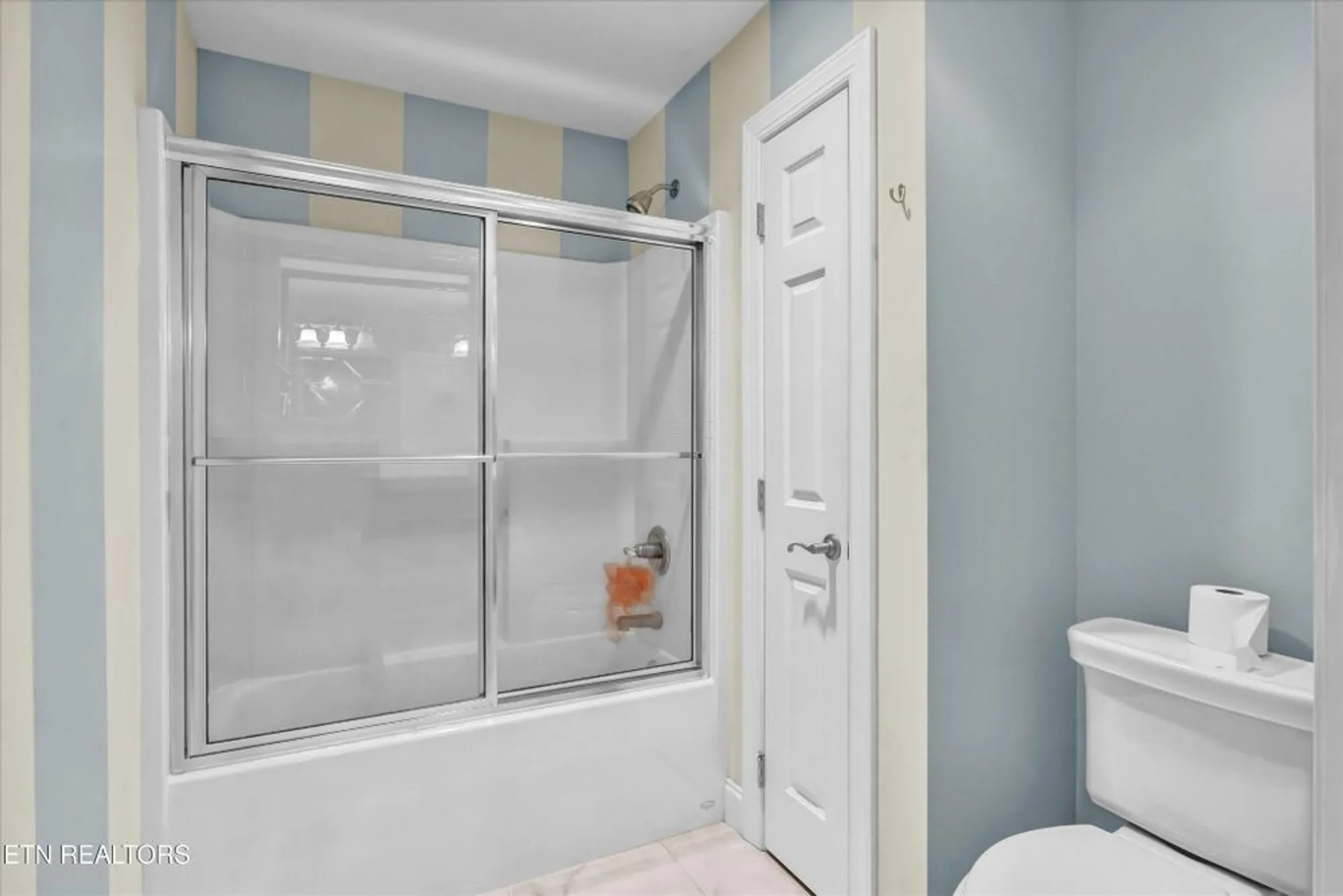 Property Slideshow image 19 of 25 | 140 ootsima way, Loudon, TN, 37774