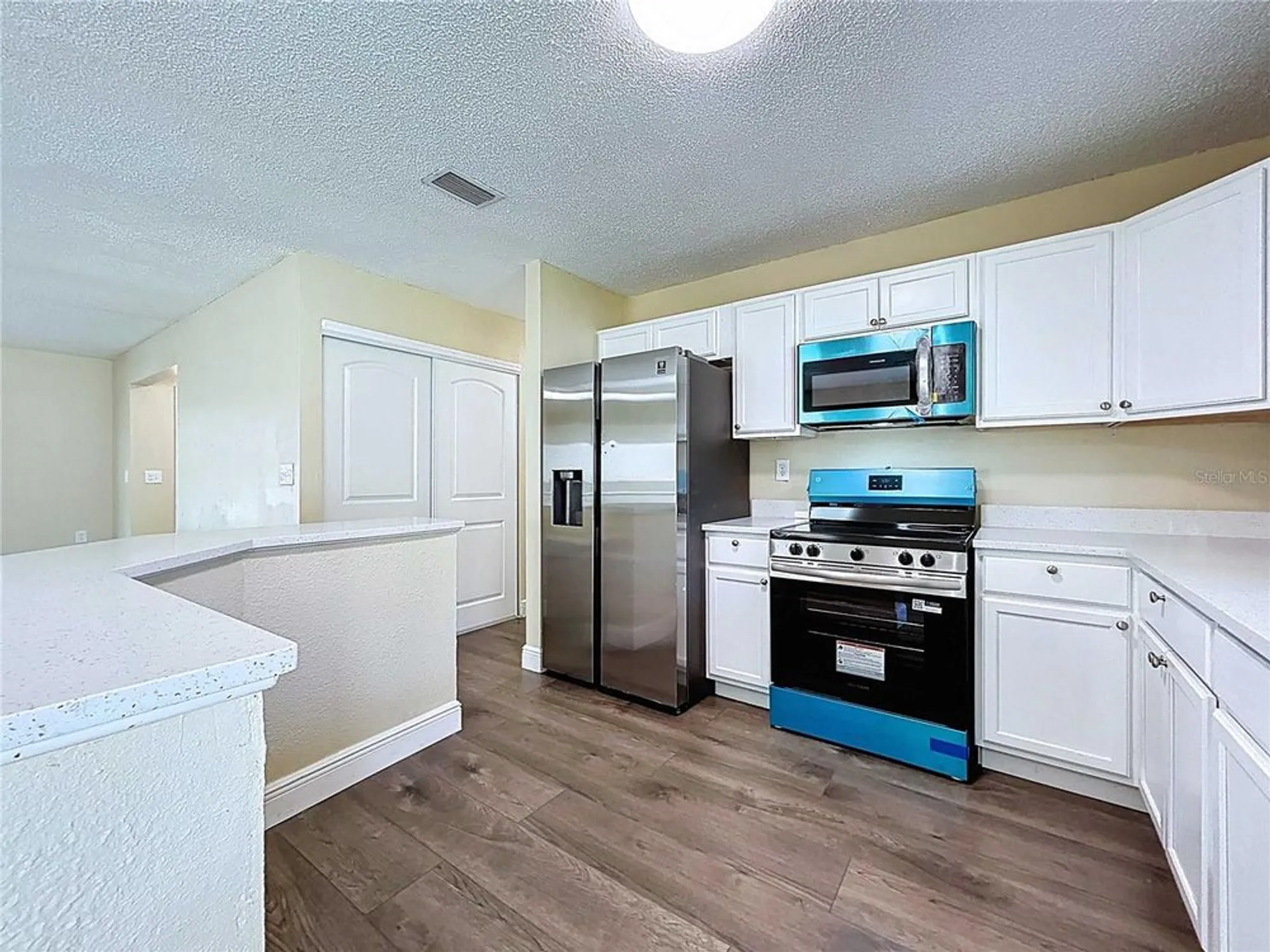 Property Slideshow image 8 of 26 | 8101 casuarina dr, Port Richey, FL, 34668