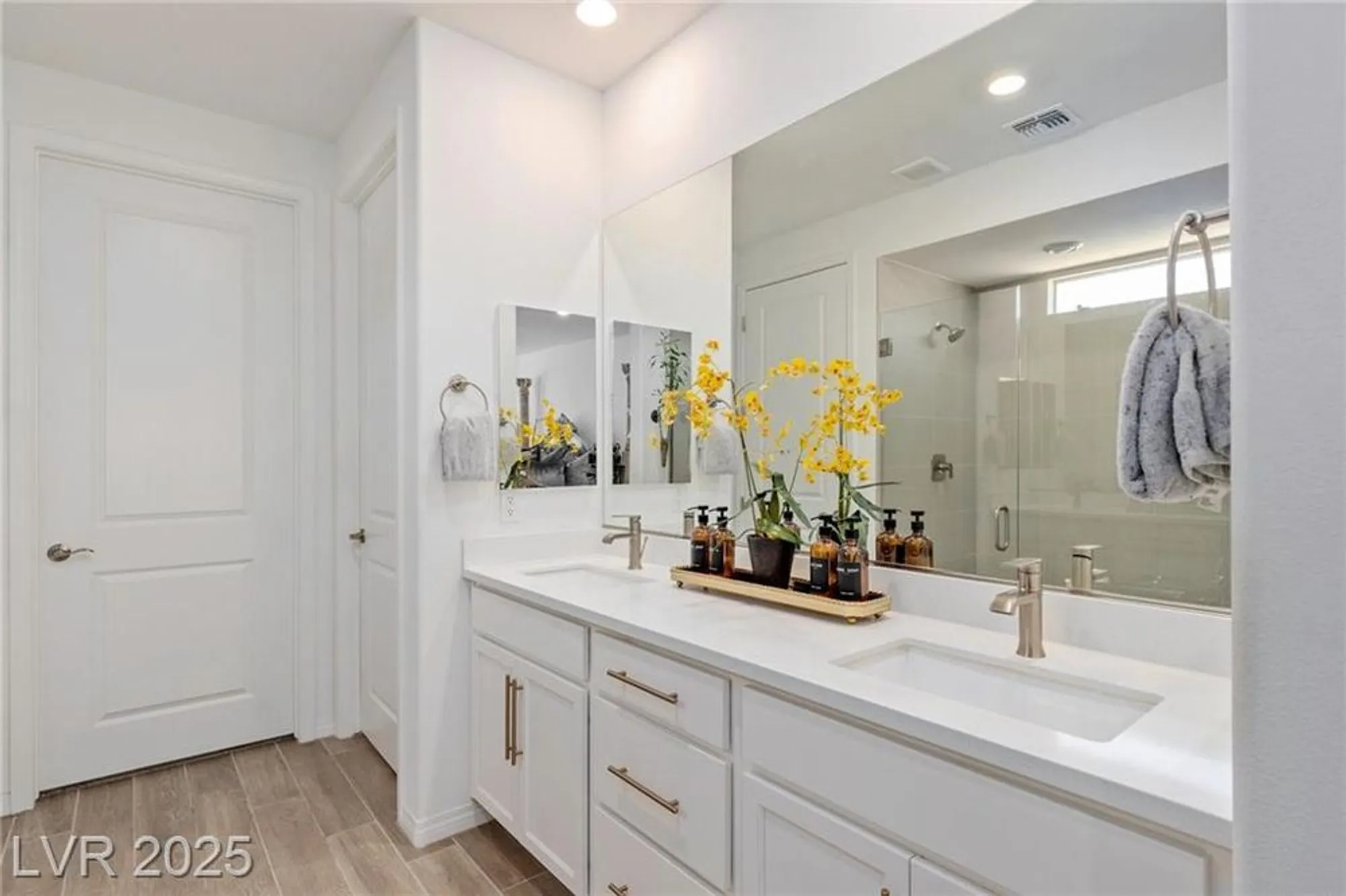 Property Slideshow image 18 of 44 | 25 red creek bluff st, Henderson, NV, 89011