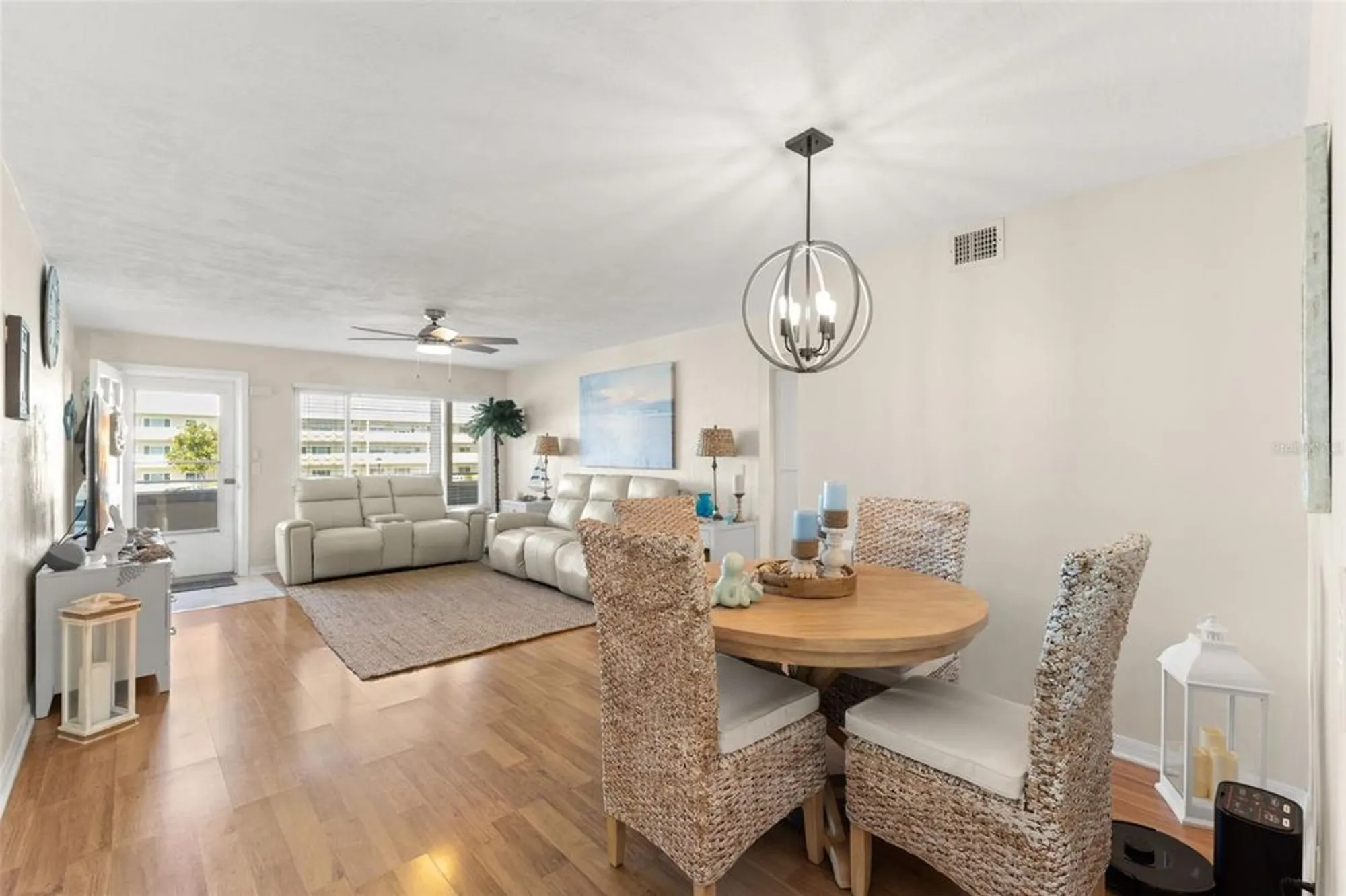 Property Slideshow image 8 of 35 | 2461 canadian way 27, Clearwater, FL, 33763