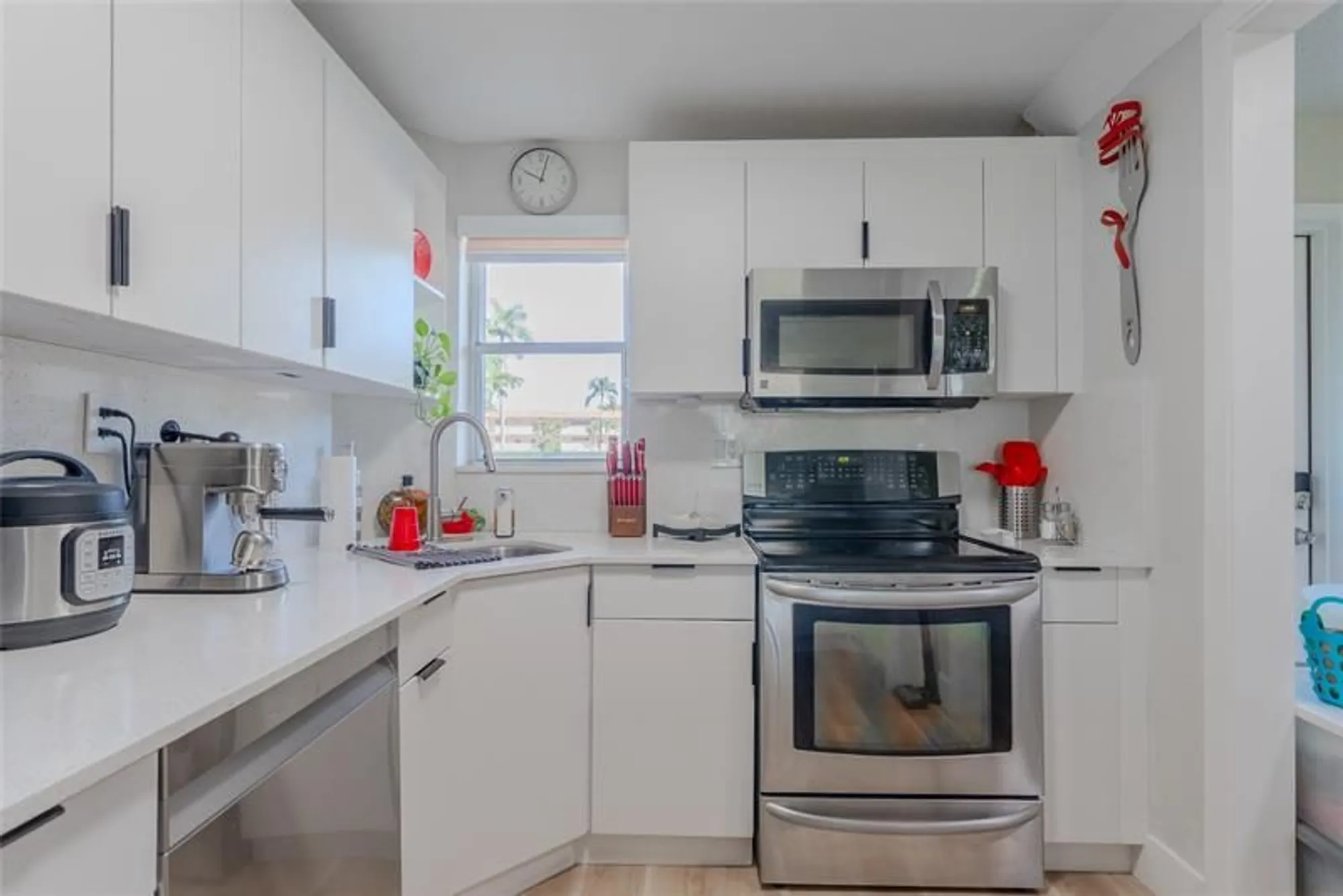 Property Slideshow image 6 of 34 | 8900 washington blvd 115, Pembroke Pines, FL, 33025