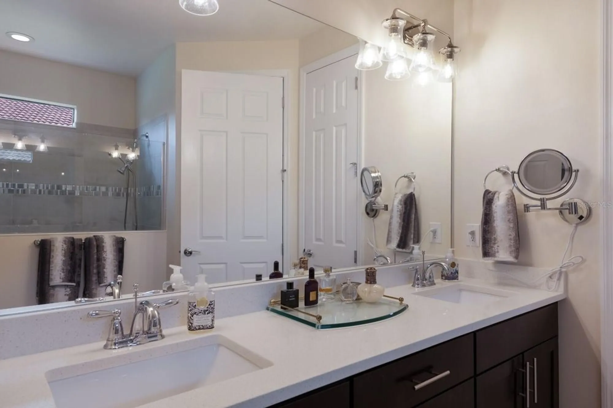 Property Slideshow image 26 of 51 | 5583 rain lily ct, Sarasota, FL, 34238