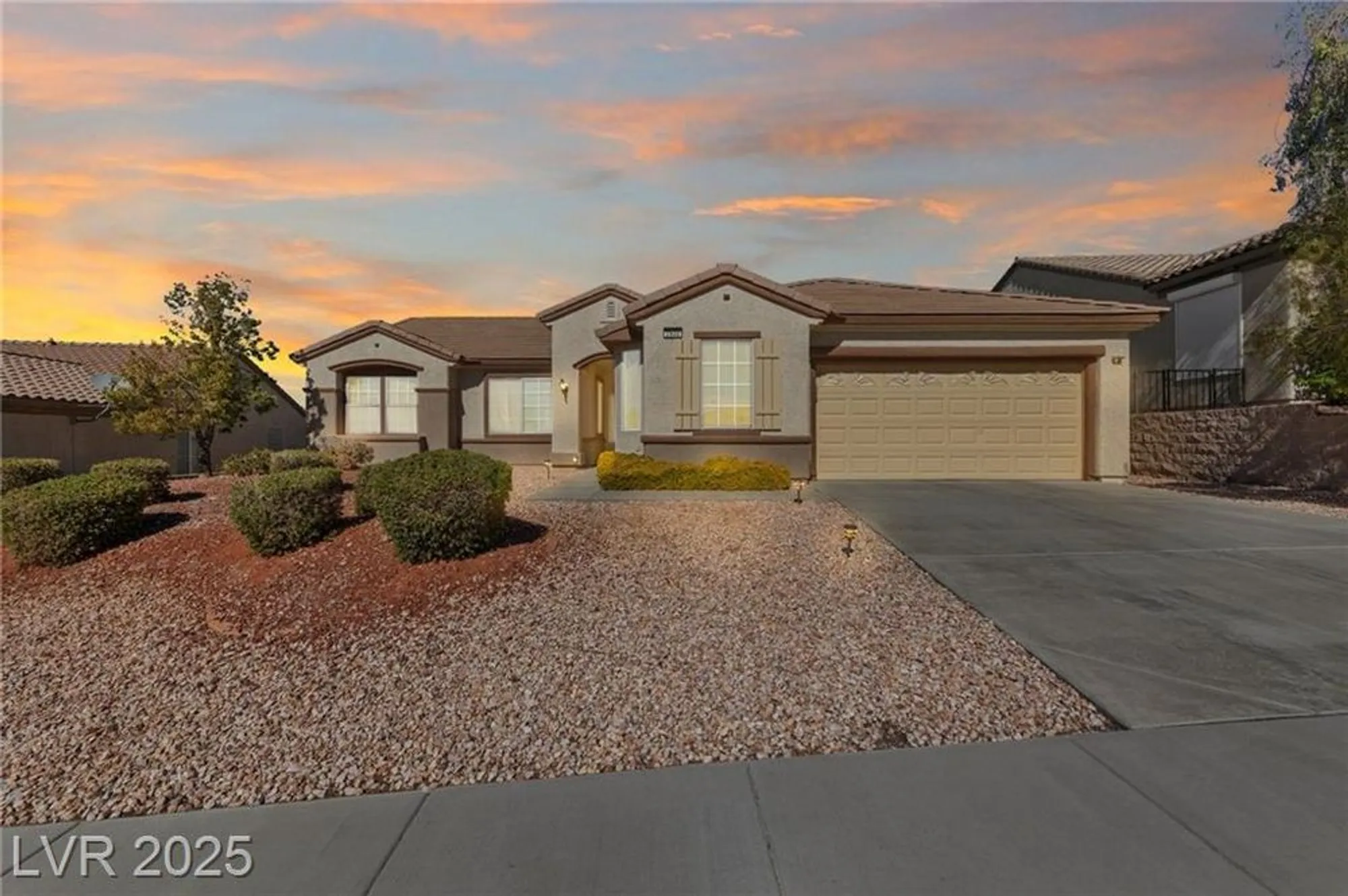 Property Slideshow image 2 of 35 | 2920 foxtail creek ave, Henderson, NV, 89052