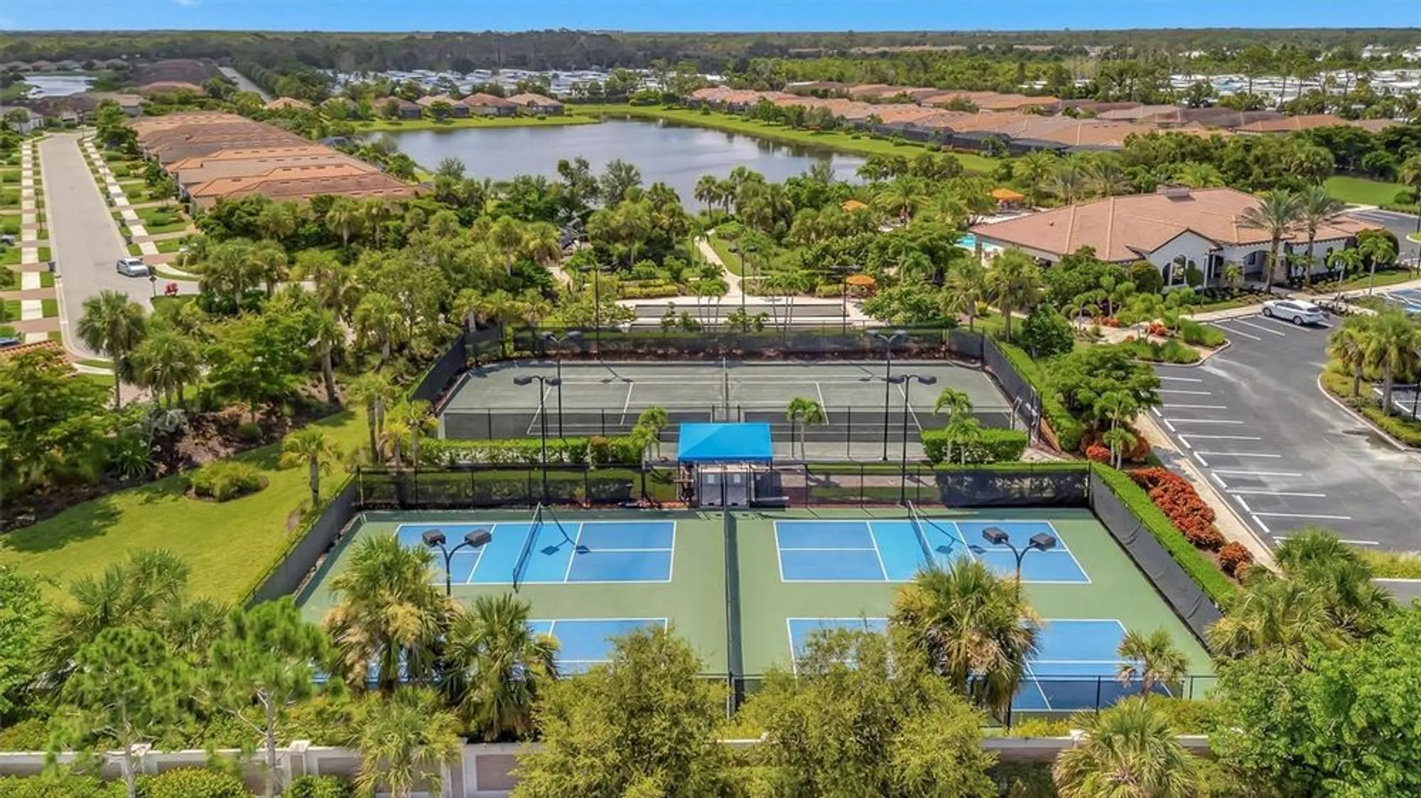 Property Slideshow image 7 of 86 | 5548 sentiero dr, Nokomis, FL, 34275