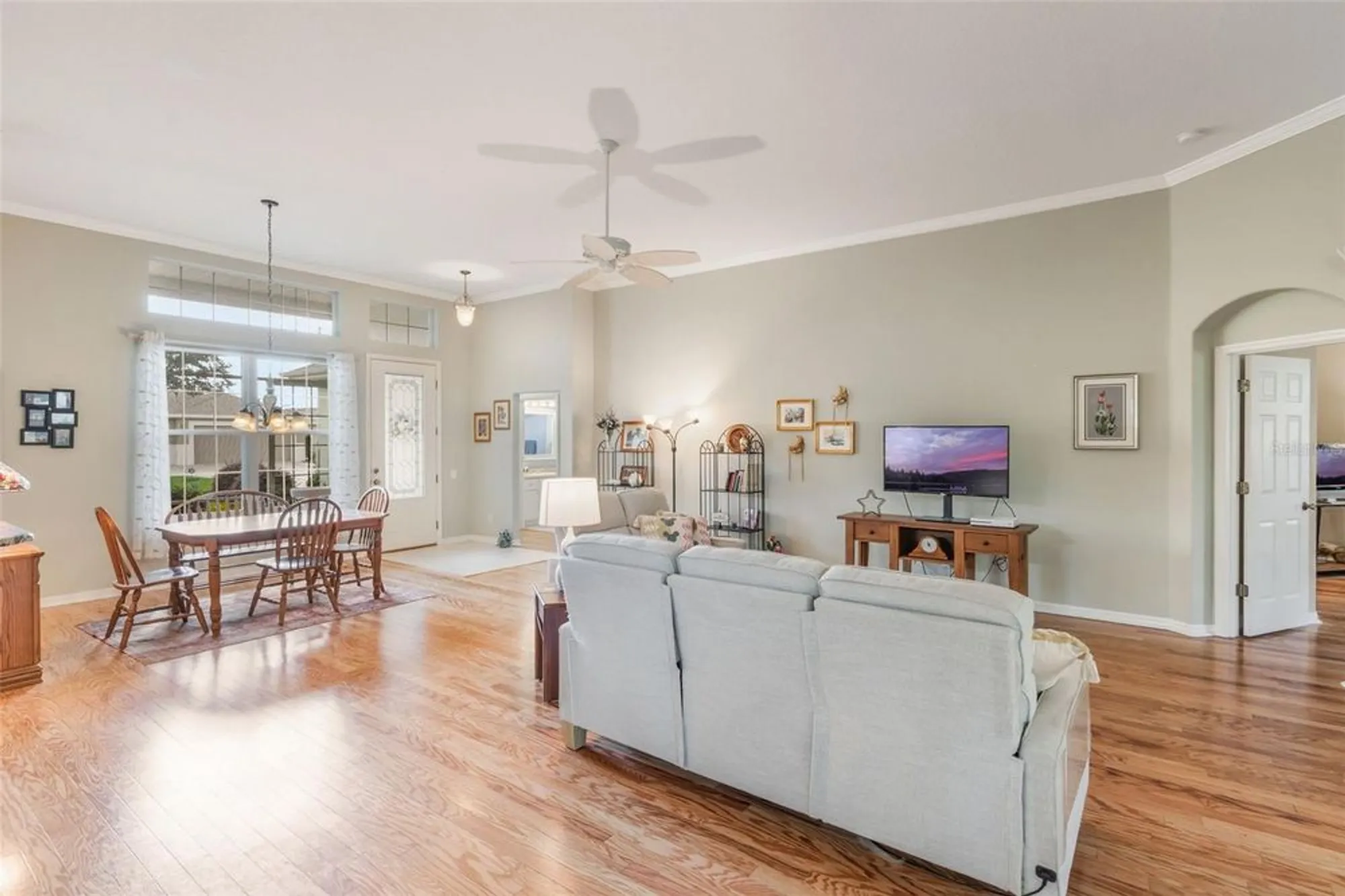Property Slideshow image 5 of 57 | 22228 oxford heights dr, Leesburg, FL, 34748
