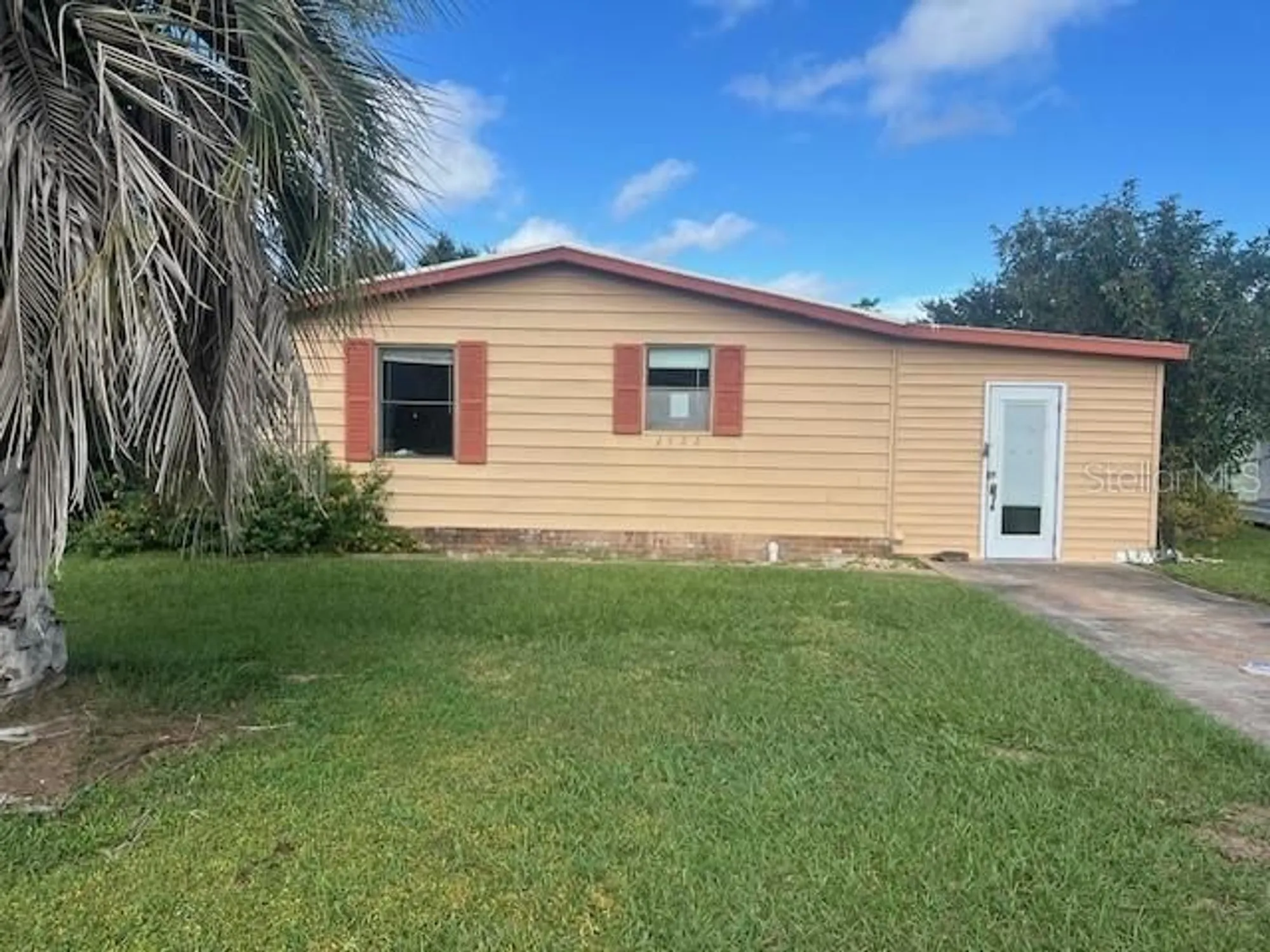 Property Slideshow image 1 of 10 | 1722 myrtle beach dr, The Villages, FL, 32159