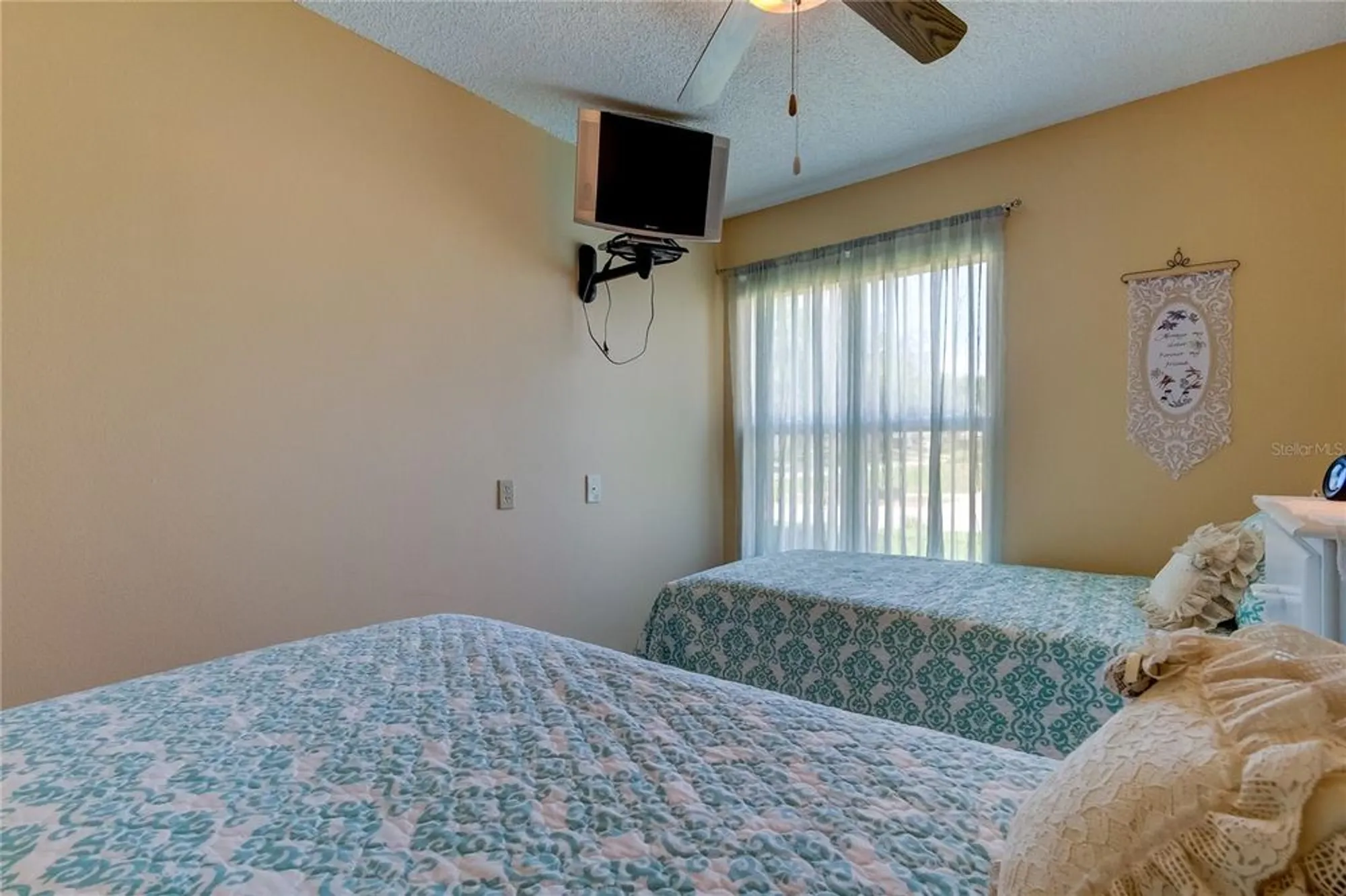 Property Slideshow image 12 of 44 | 3283 hilary cir 2c, Palm Harbor, FL, 34684