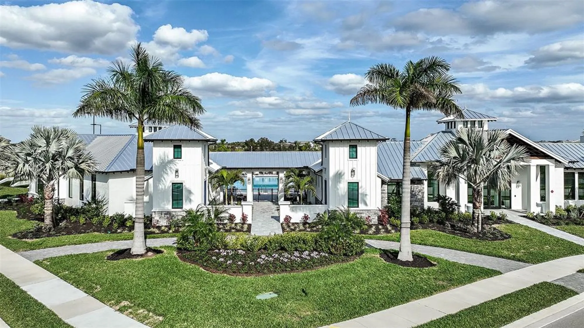 Property Slideshow image 4 of 18 | 17020 savory mist cir, Lakewood Ranch, FL, 34211