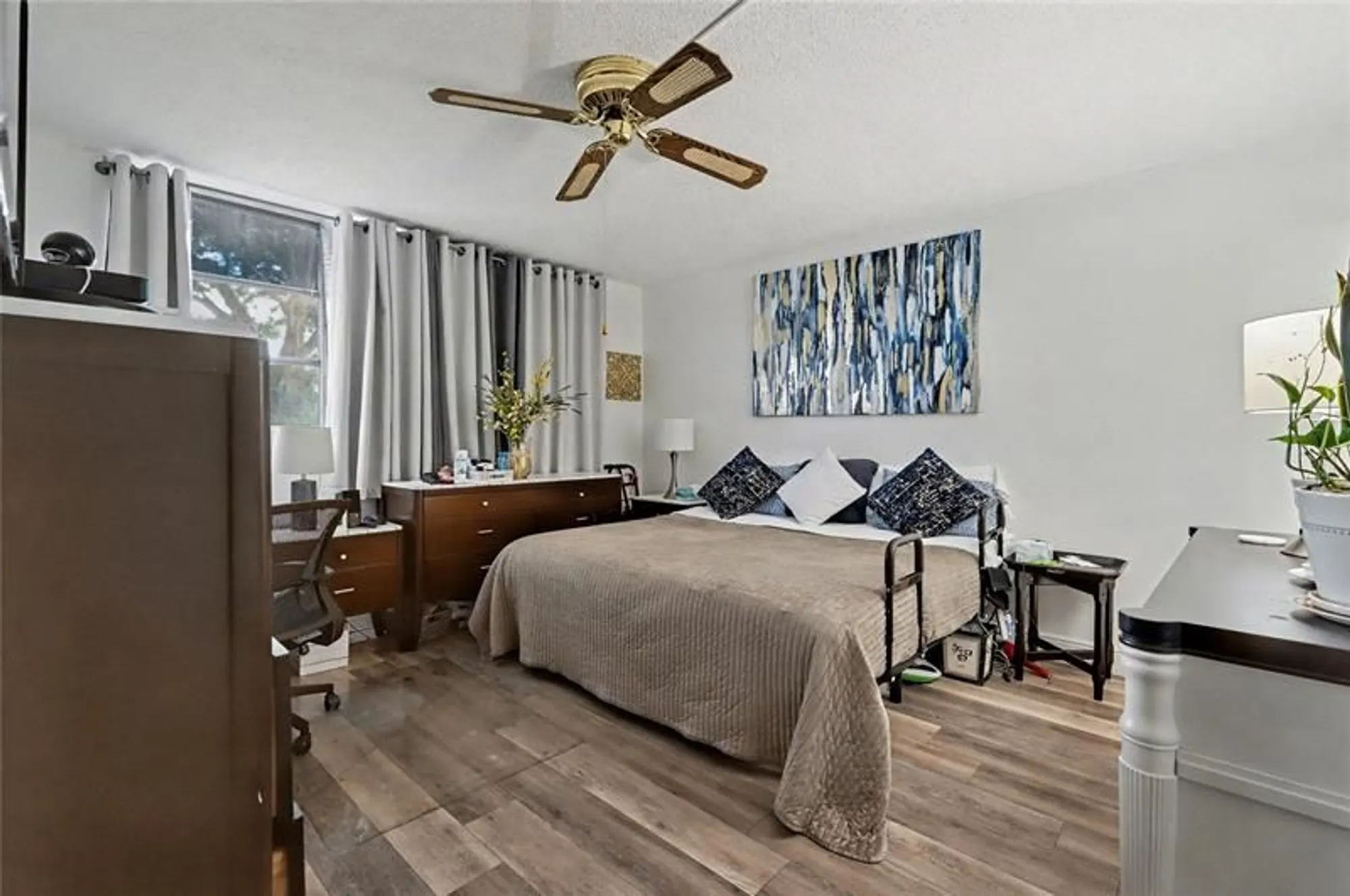 Property Slideshow image 4 of 55 | 9520 s hollybrook lake dr 103, Pembroke Pines, FL, 33025