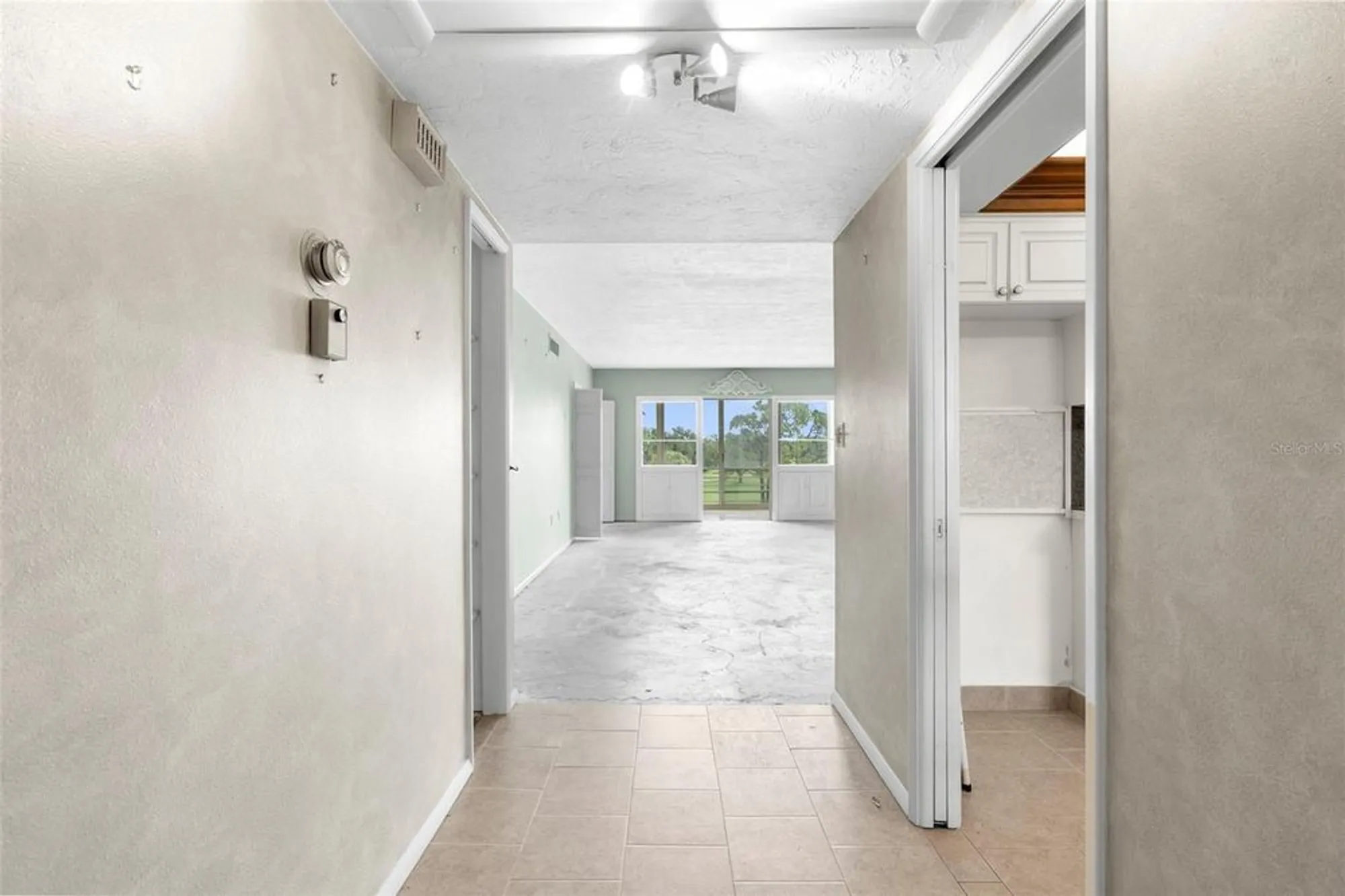 Property Slideshow image 4 of 23 | 7461 w country club dr 310, Sarasota, FL, 34243