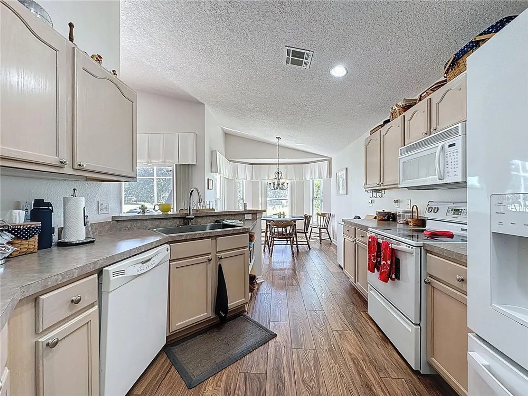 Property Slideshow image 17 of 76 | 2292 edmonton ct, Clermont, FL, 34711