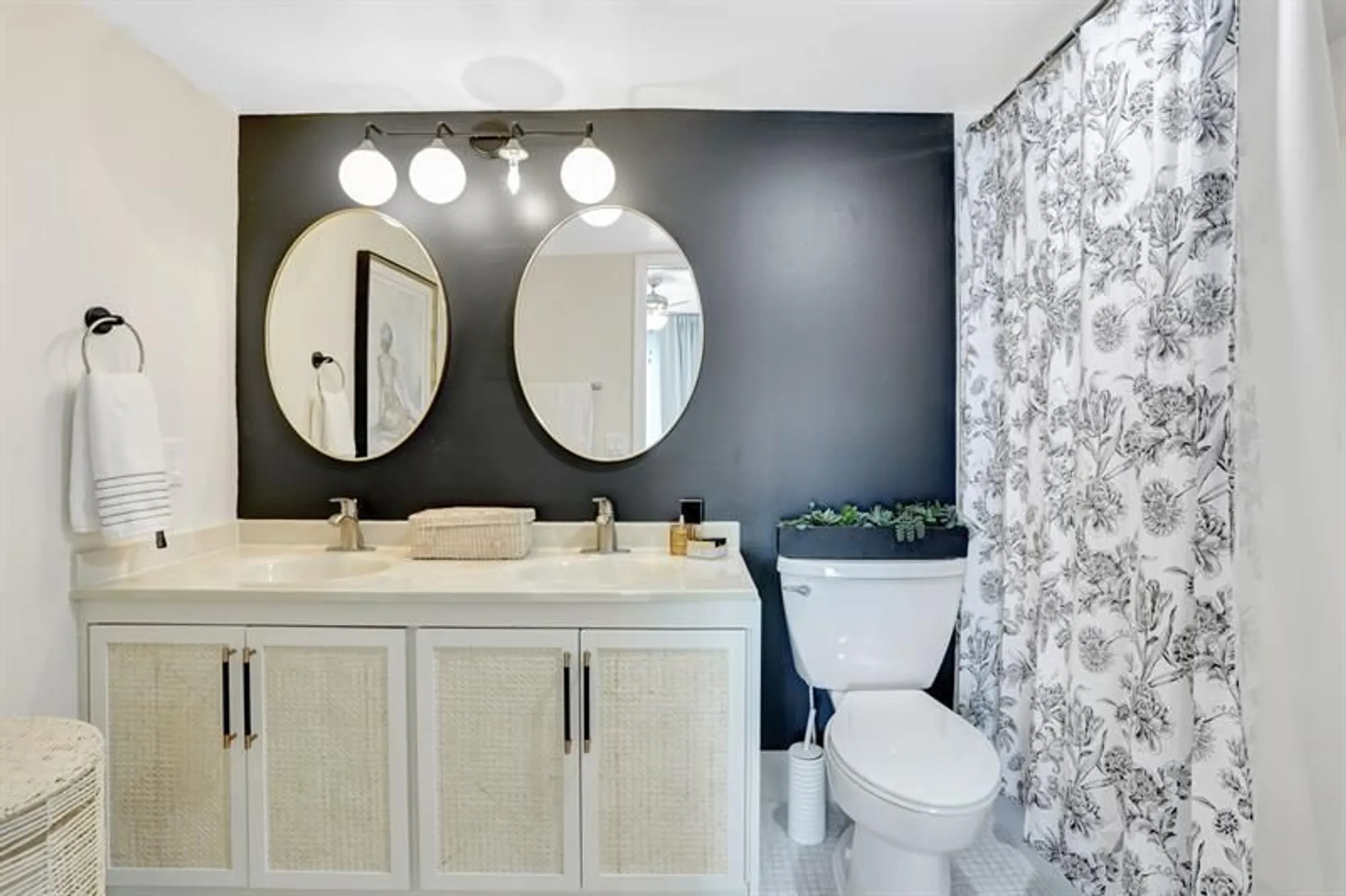 Property Slideshow image 26 of 67 | 2802 victoria way e2, Coconut Creek, FL, 33066