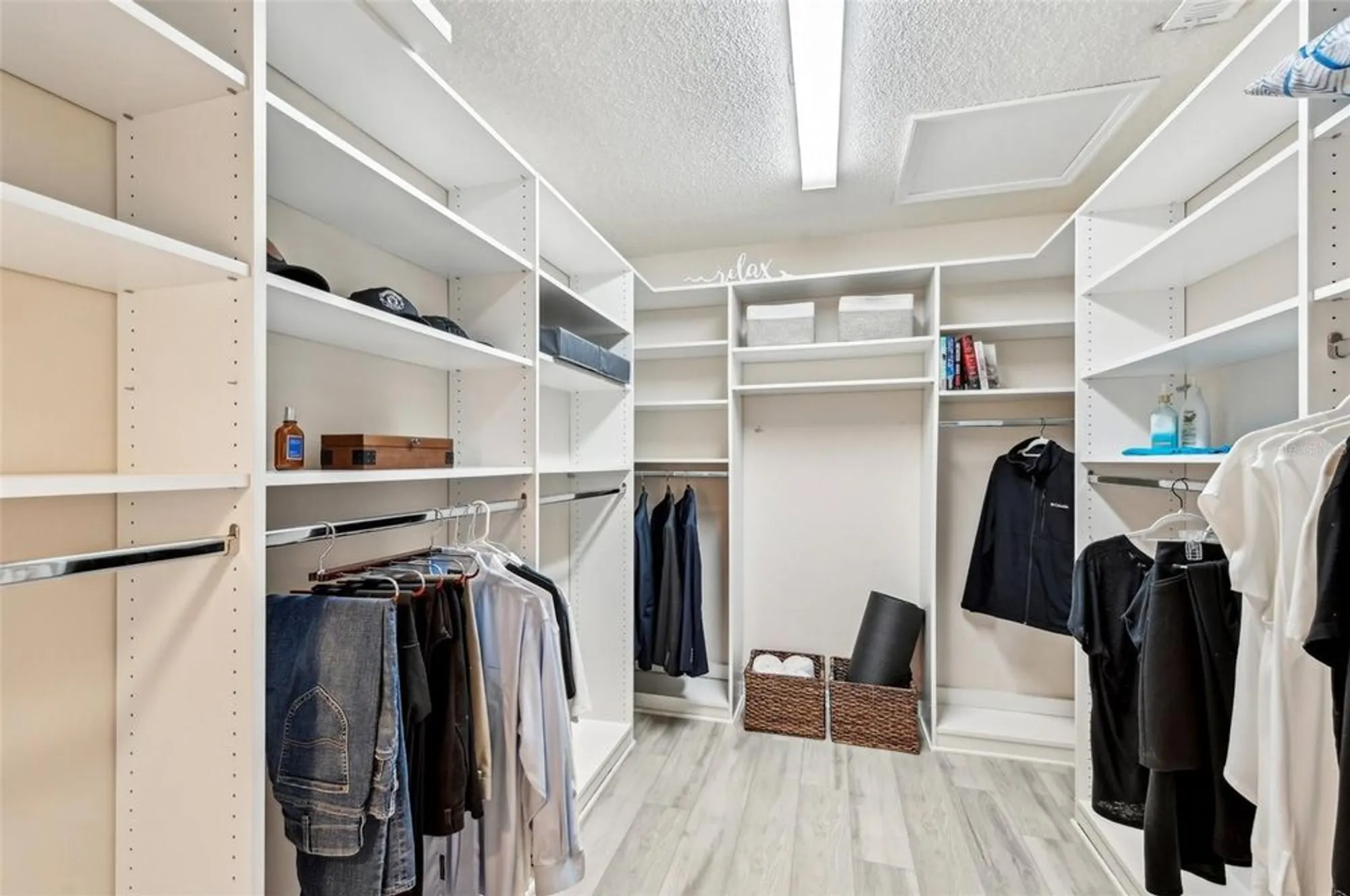 Property Slideshow image 27 of 45 | 3880 wilshire cir # 28, Sarasota, FL, 34238