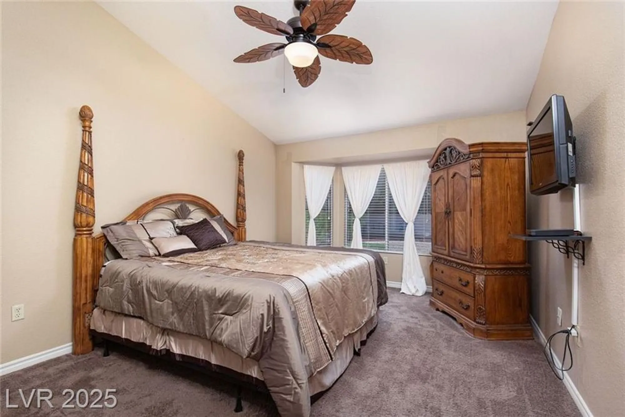 Property Slideshow image 15 of 33 | 9705 blue bell dr, Las Vegas, NV, 89134