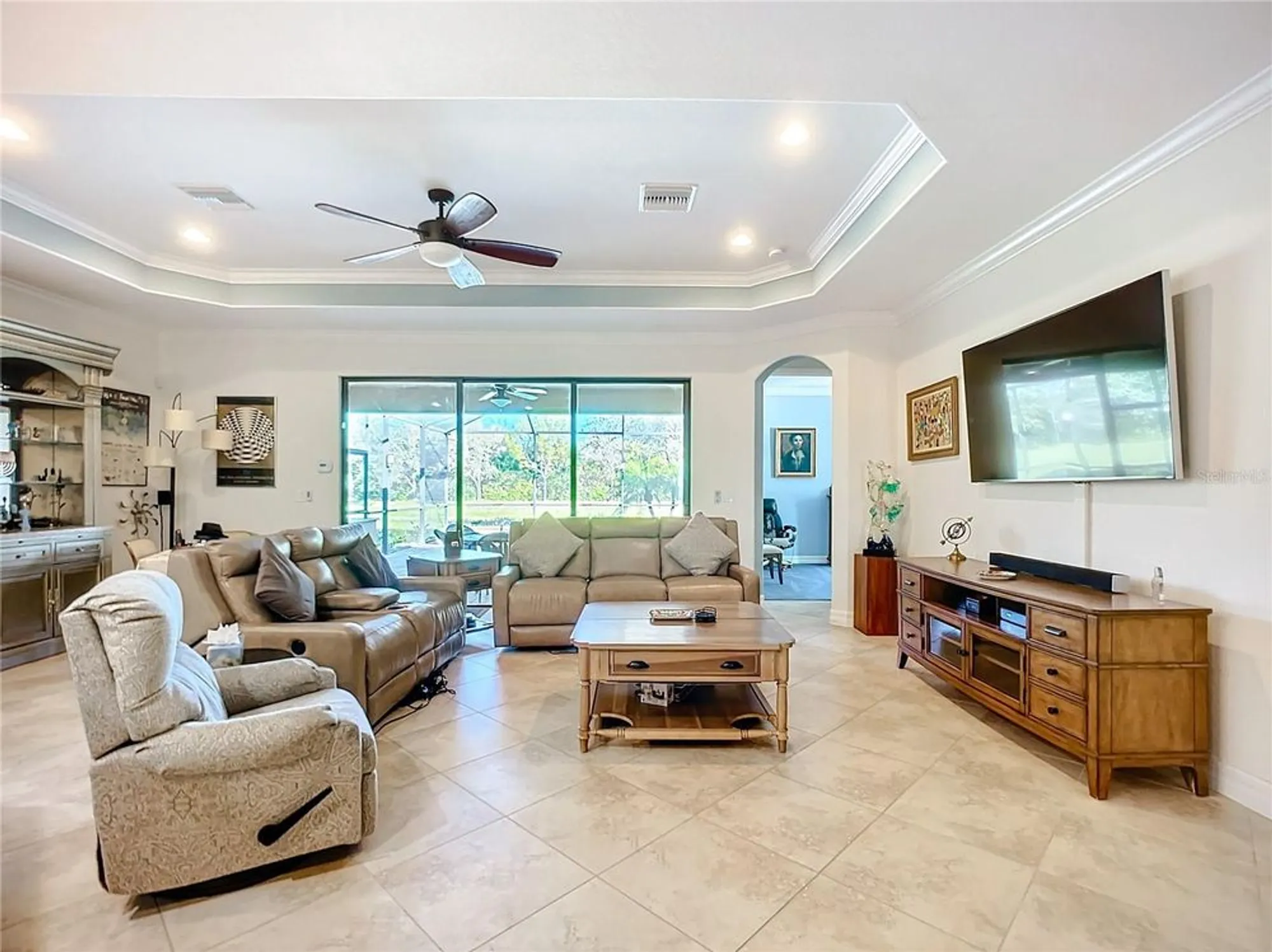 Property Slideshow image 16 of 61 | 2902 aviamar cir, Naples, FL, 34114