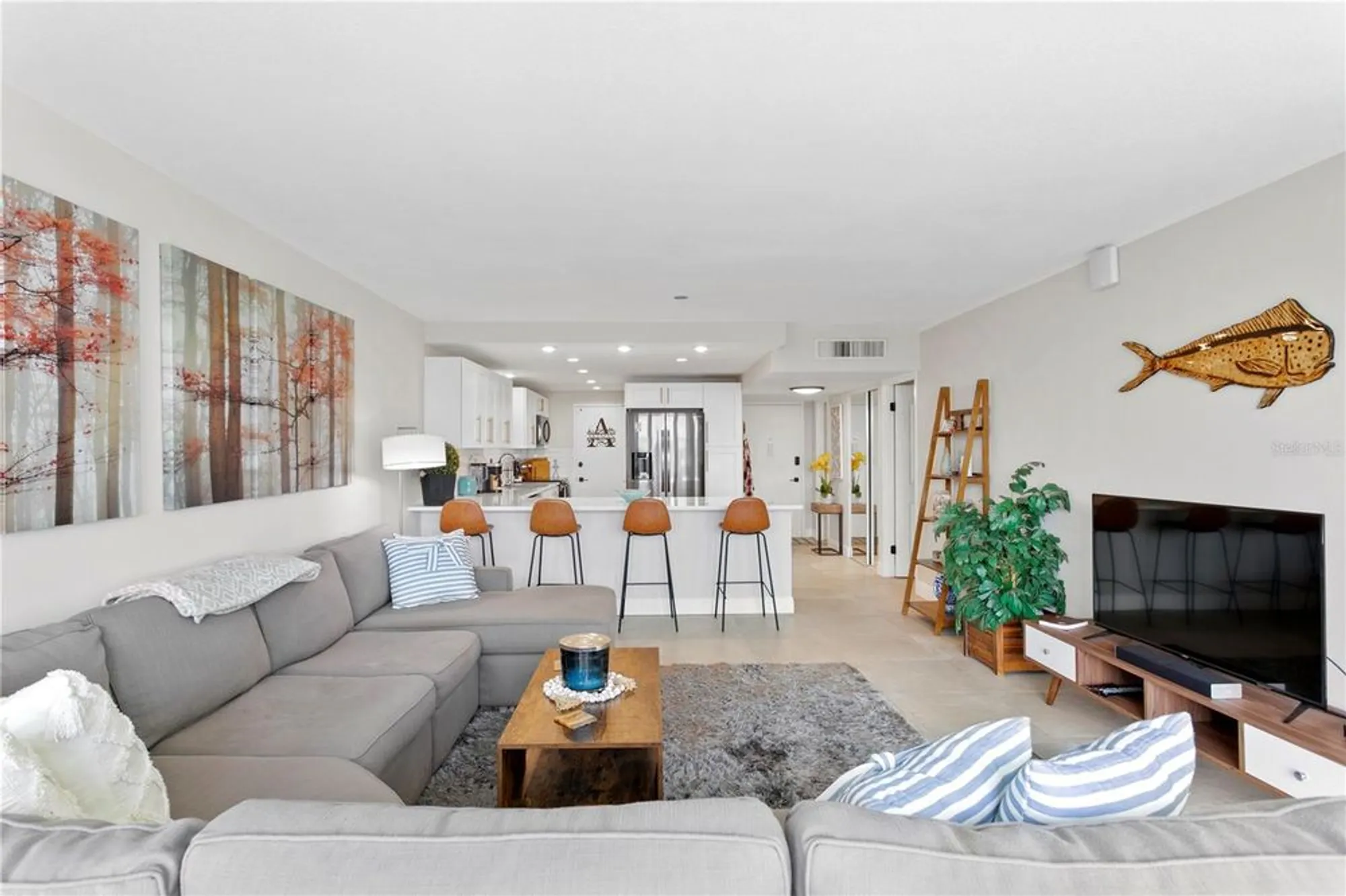 Property Slideshow image 32 of 73 | 7400 sun island dr 407, South Pasadena, FL, 33707