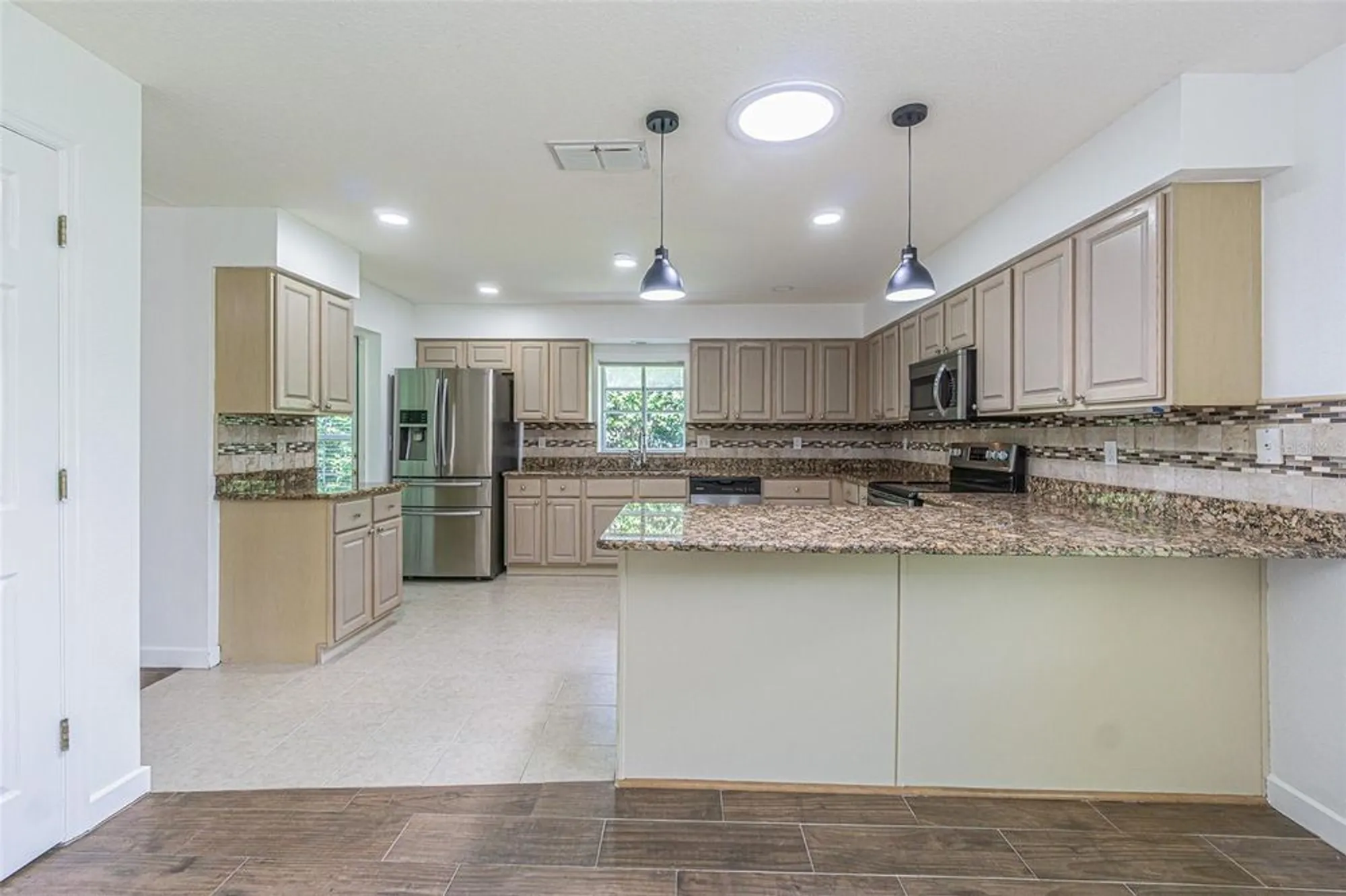 Property Slideshow image 8 of 90 | 11027 dormie dr, San Antonio, FL, 33576