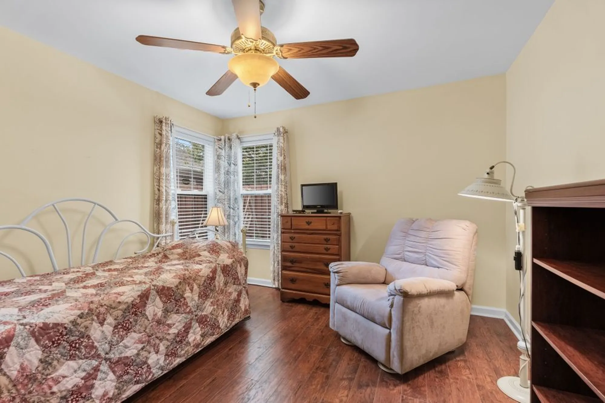 Property Slideshow image 23 of 36 | 327 forest glen cir, Murfreesboro, TN, 37128