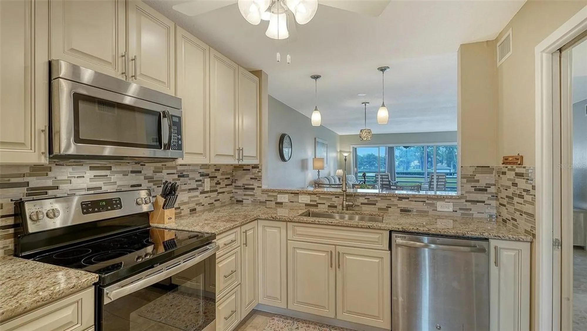 Property Slideshow image 14 of 48 | 7251 w country club dr 225, Sarasota, FL, 34243