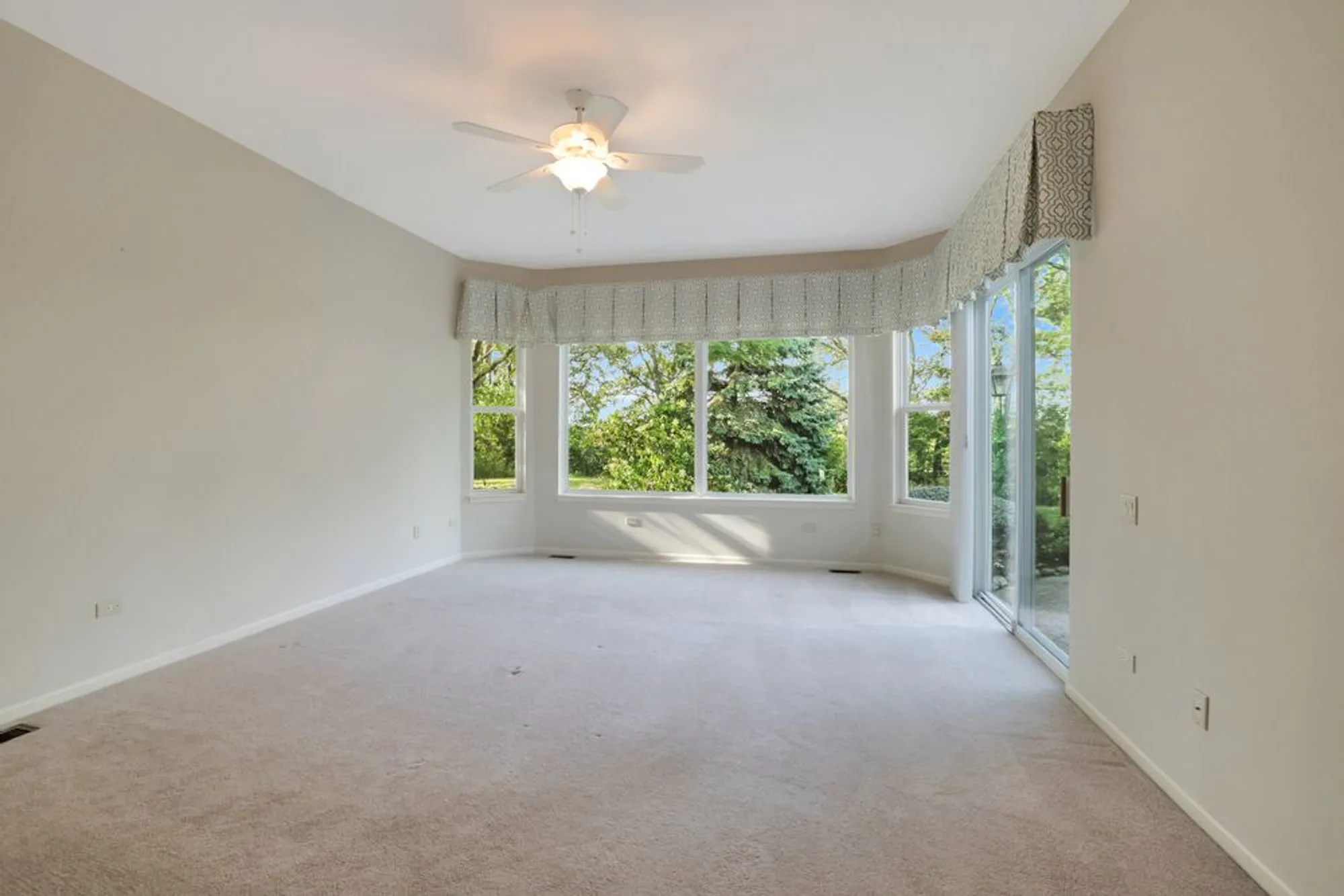 Property Slideshow image 15 of 36 | 12617 mulberry ct, Huntley, IL, 60142
