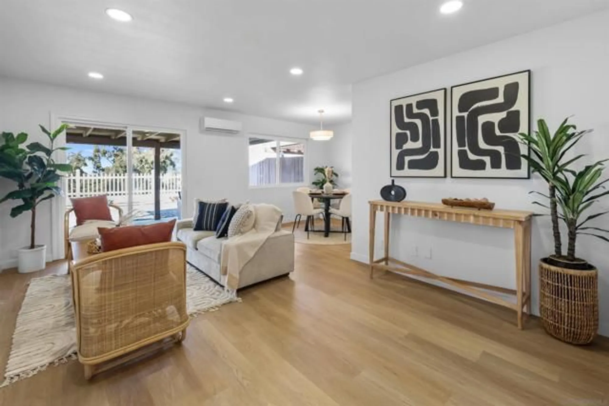 Property Slideshow image 2 of 18 | 3910 san lorenzo ct, Oceanside, CA, 92057