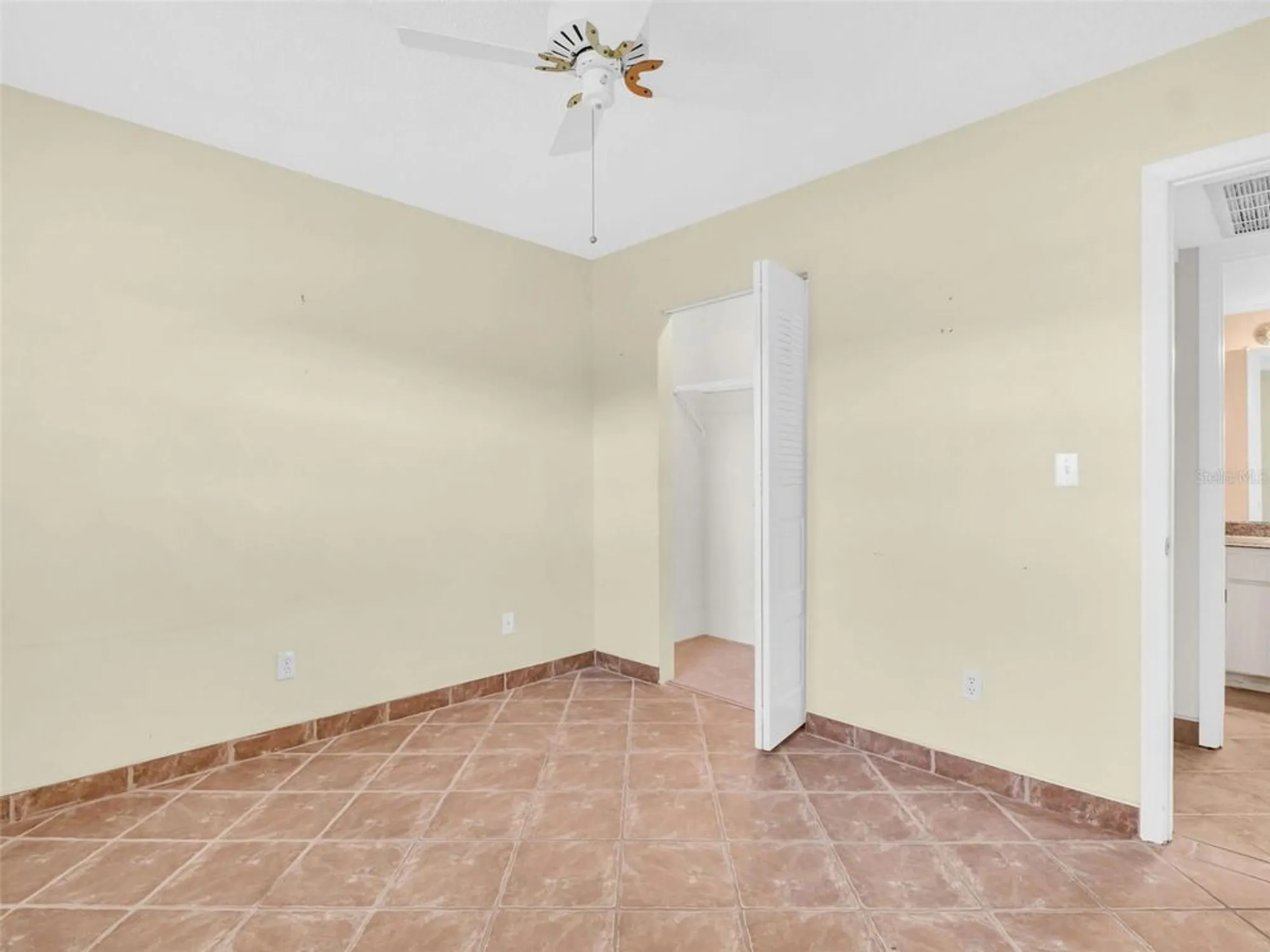 Property Slideshow image 22 of 62 | 3109 mission grove dr d, Palm Harbor, FL, 34684