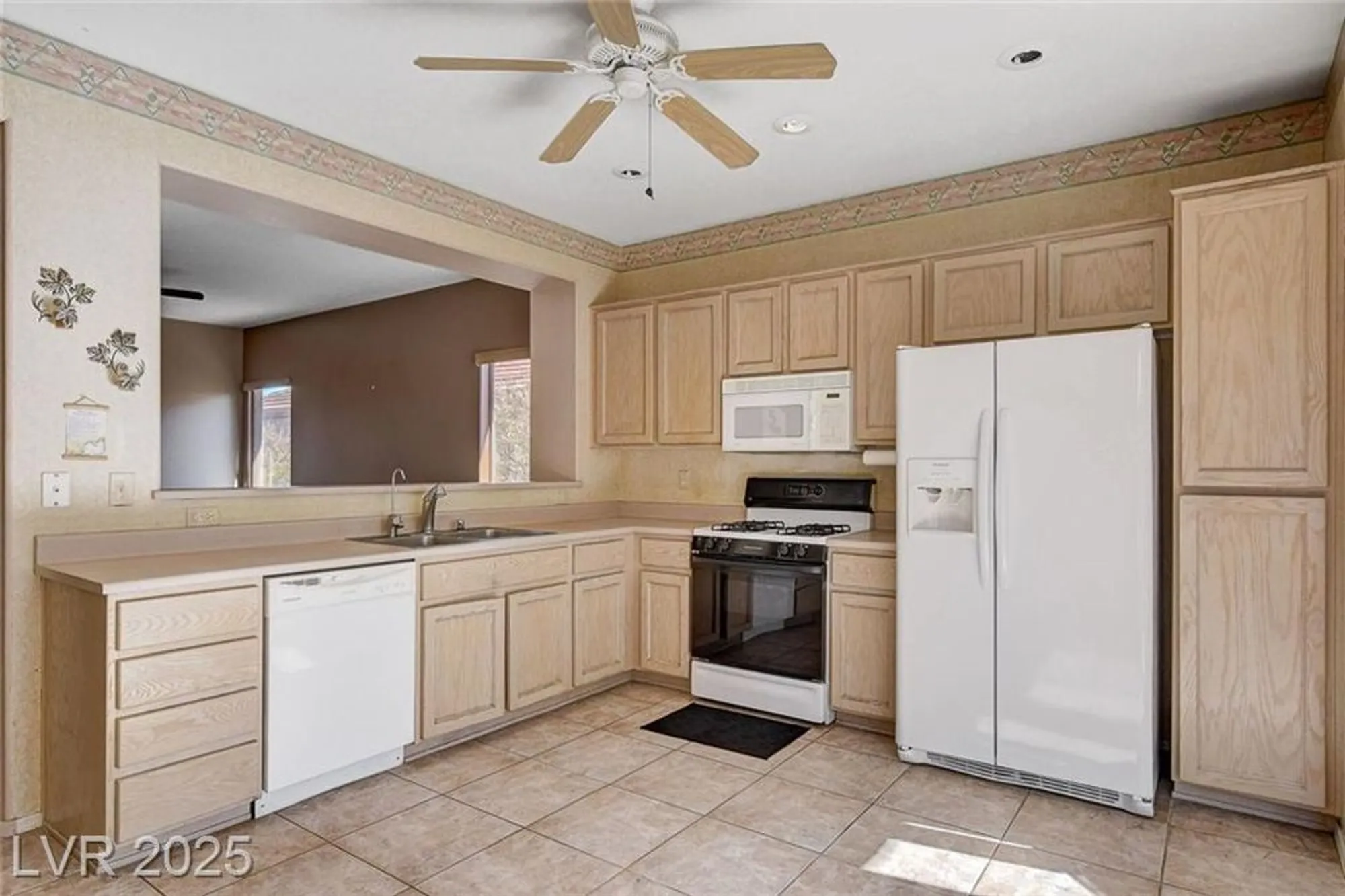 Property Slideshow image 10 of 32 | 2507 libretto ave, Henderson, NV, 89052