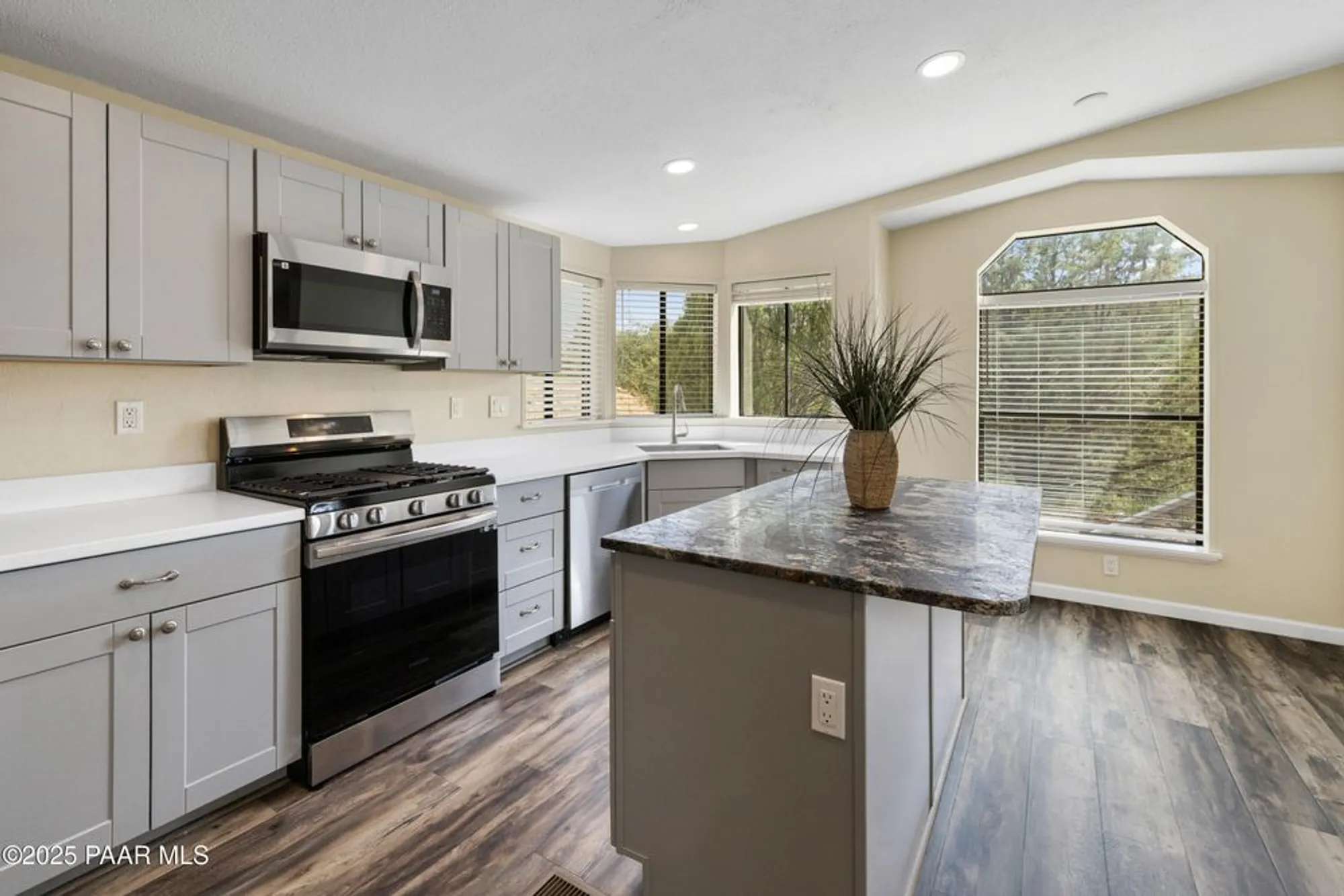 Property Slideshow image 7 of 48 | 1947 e mountain hollow dr, Prescott, AZ, 86301