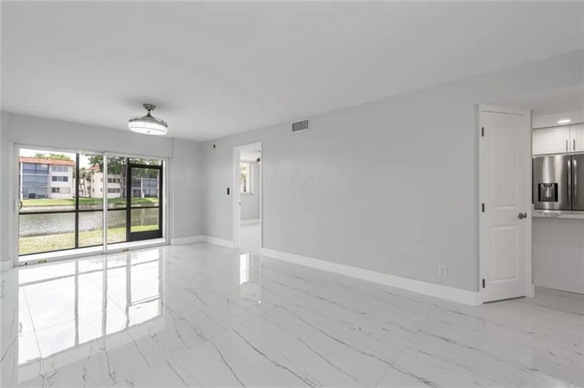 Property Slideshow image 2 of 28 | 361 s hollybrook dr 105, Pembroke Pines, FL, 33025