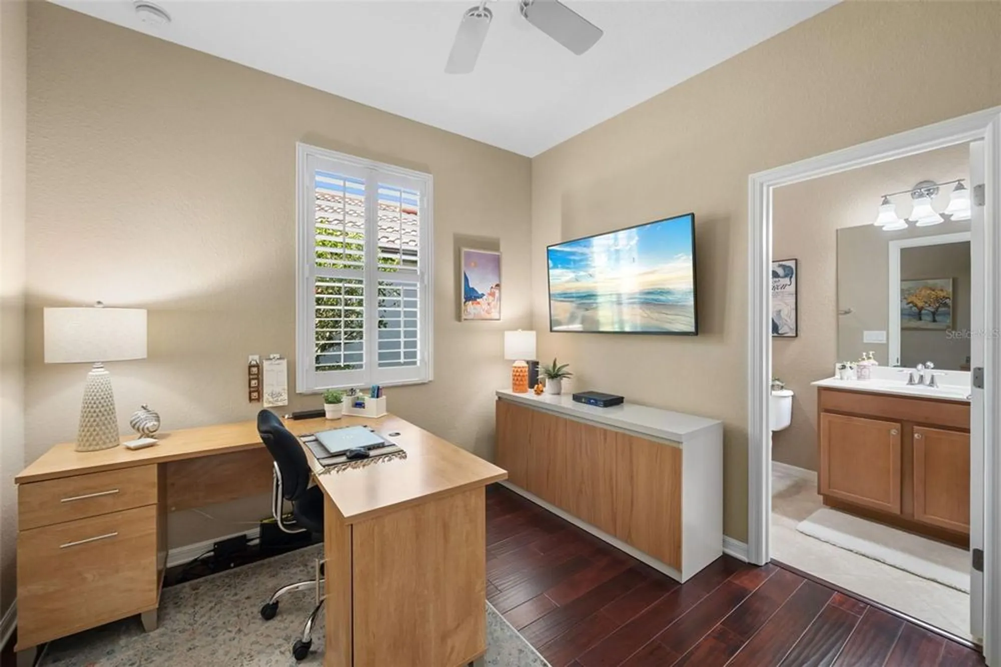 Property Slideshow image 21 of 54 | 7027 quiet creek dr, Bradenton, FL, 34212