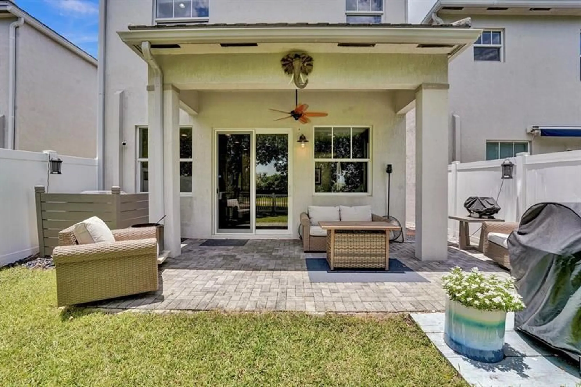 Property Slideshow image 16 of 47 | 4700 nw 48th ave, Tamarac, FL, 33319