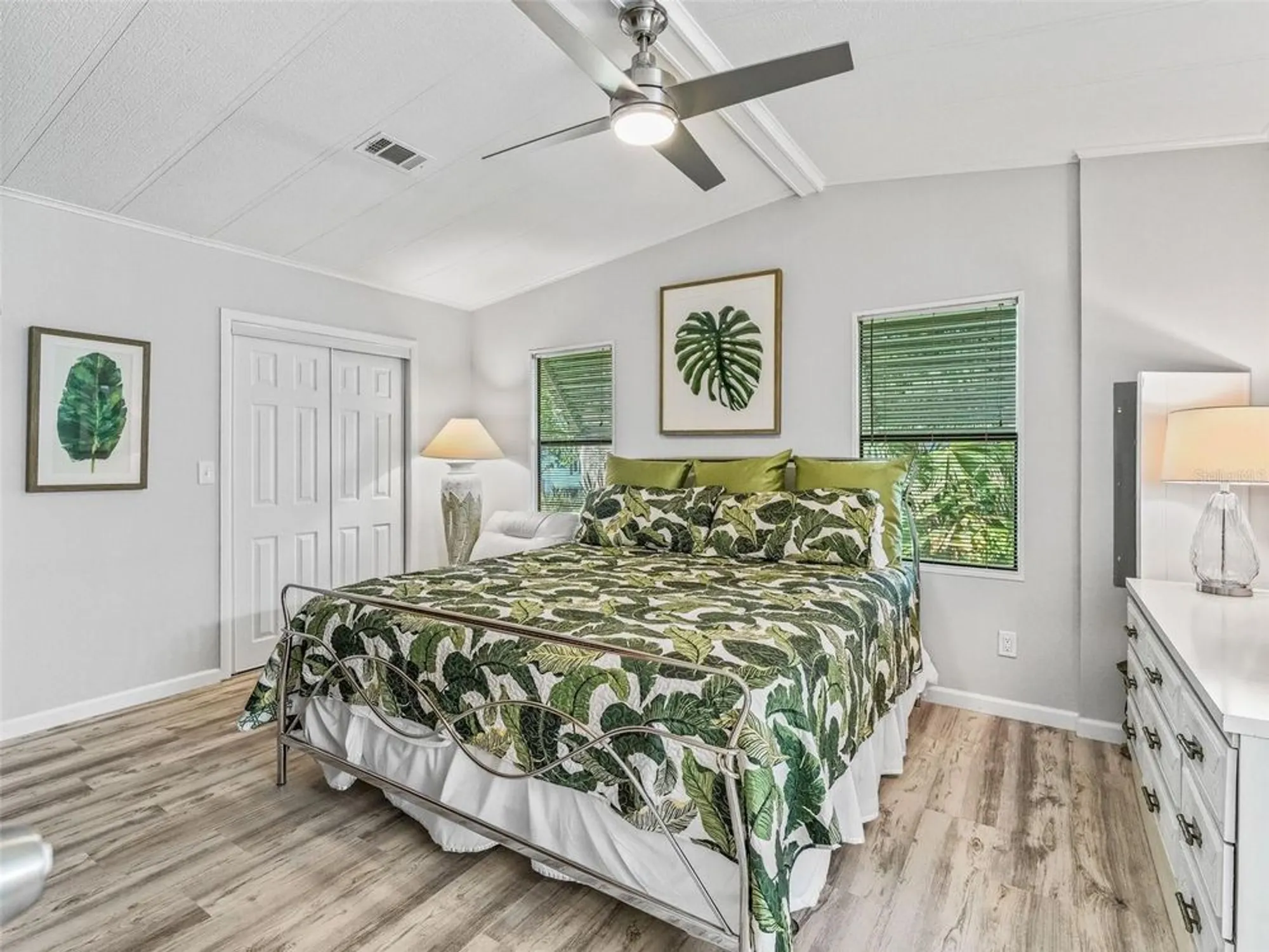 Property Slideshow image 16 of 37 | 1708 lauren ln, Lady Lake, FL, 32159