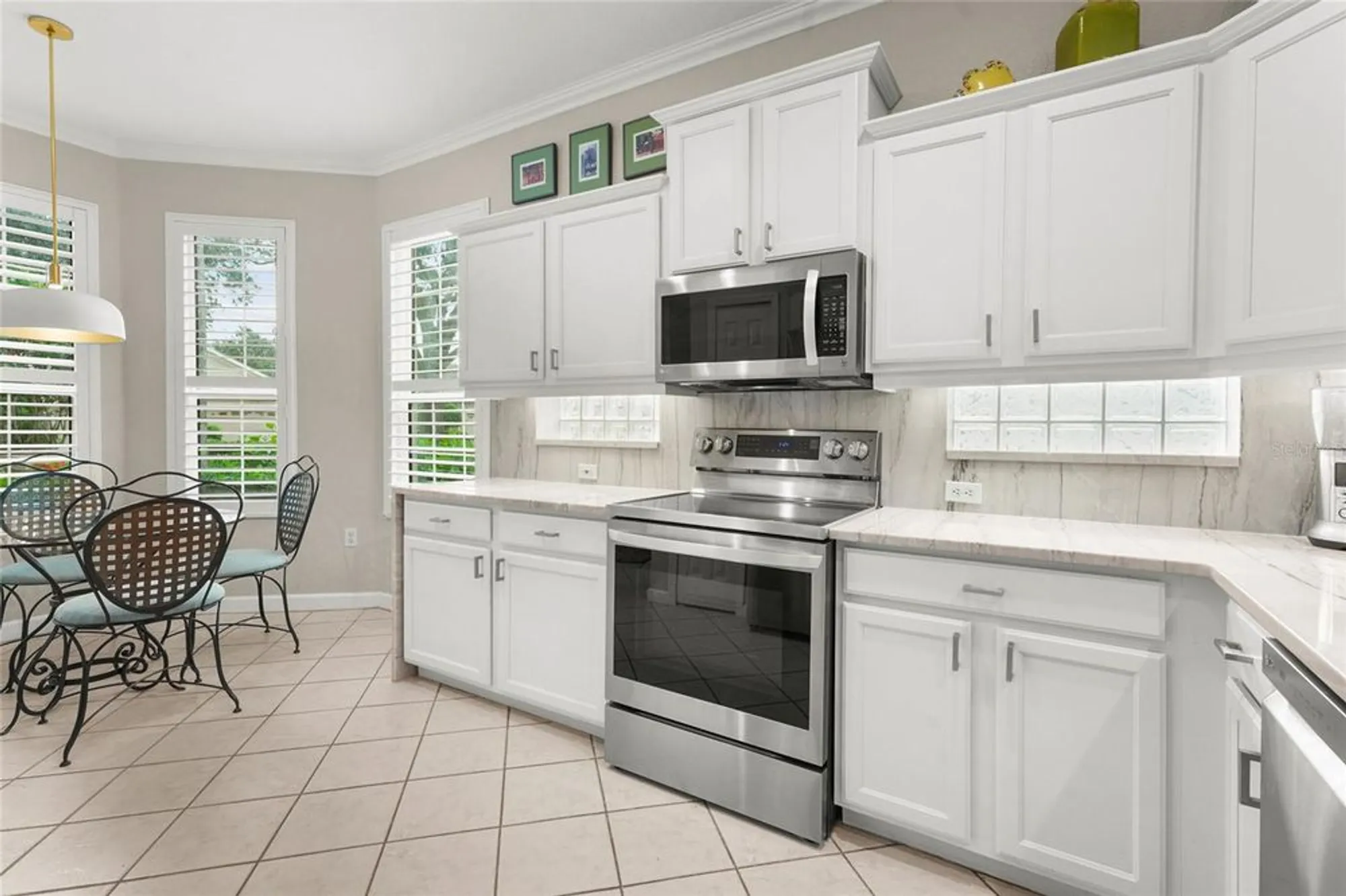 Property Slideshow image 15 of 54 | 4840 lakescene pl, Sarasota, FL, 34243