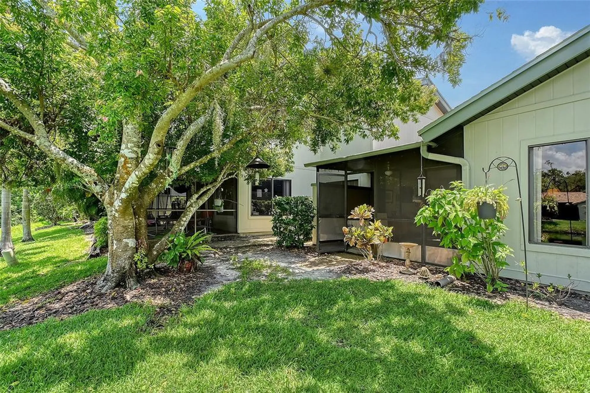 Property Slideshow image 24 of 33 | 4609 pine green trl # 4609, Sarasota, FL, 34241